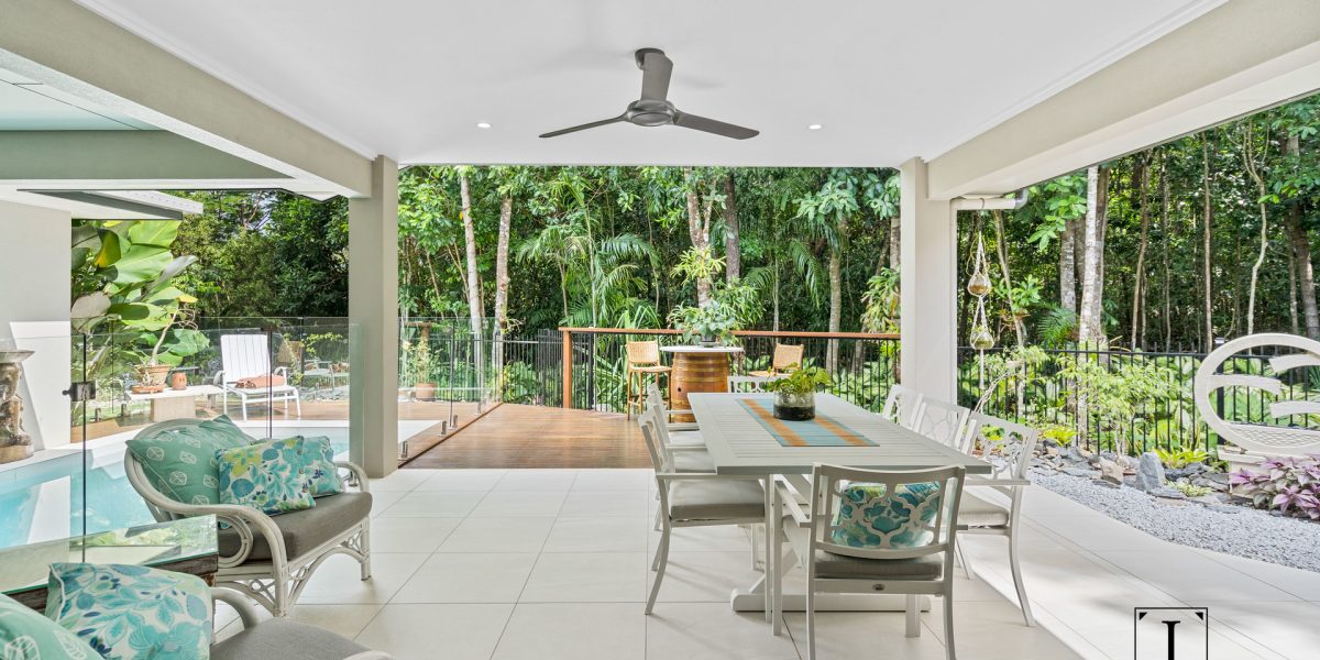 1 Flow Close, Trinity Beach, QLD 4879 AUS