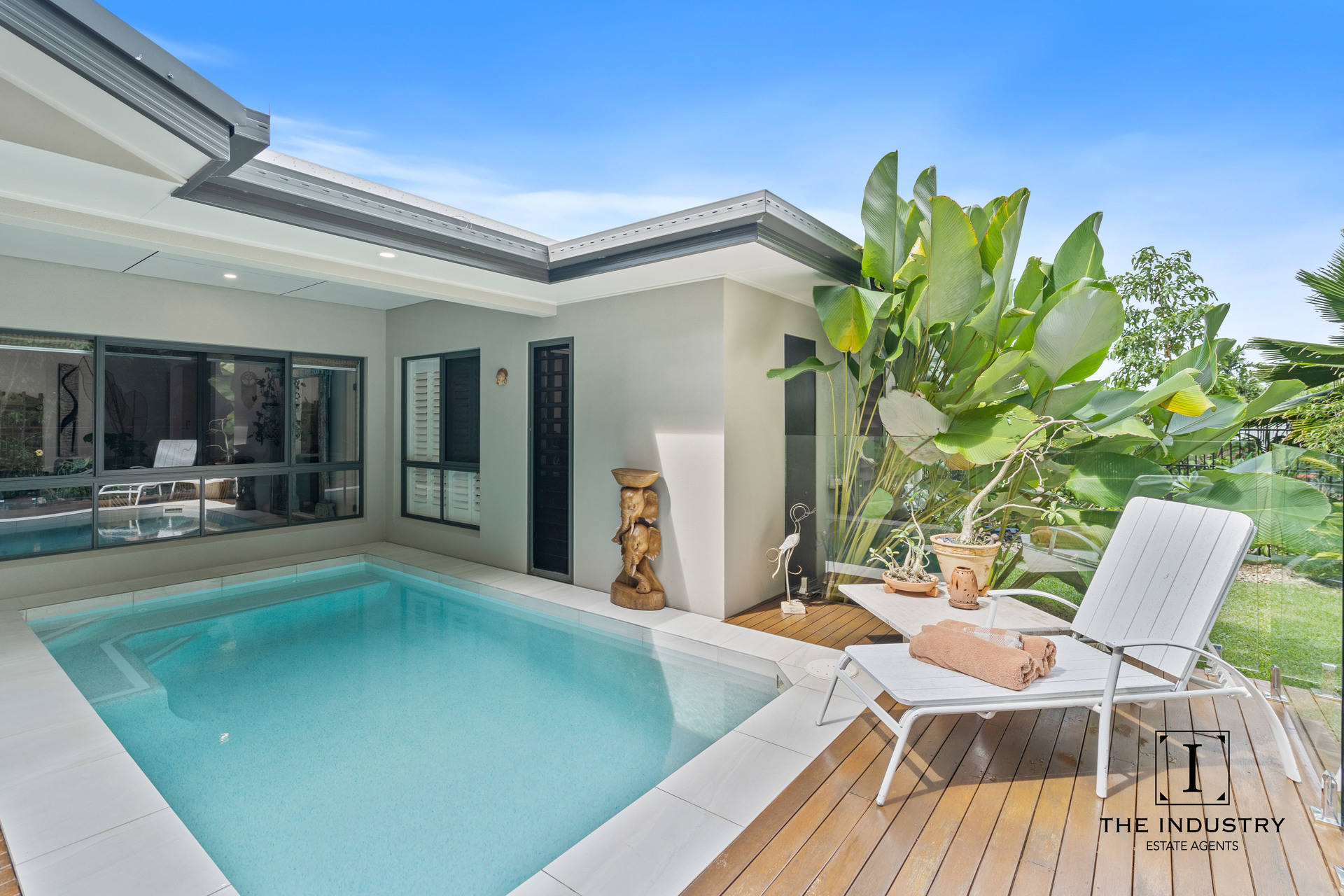 1 Flow Close, Trinity Beach, QLD 4879 AUS