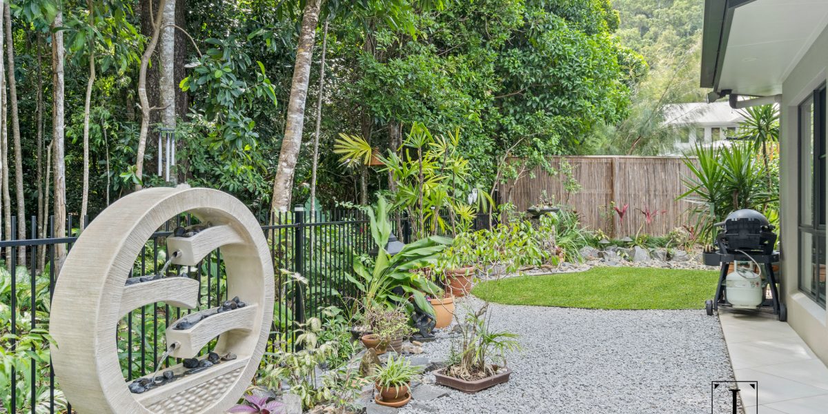 1 Flow Close, Trinity Beach, QLD 4879 AUS