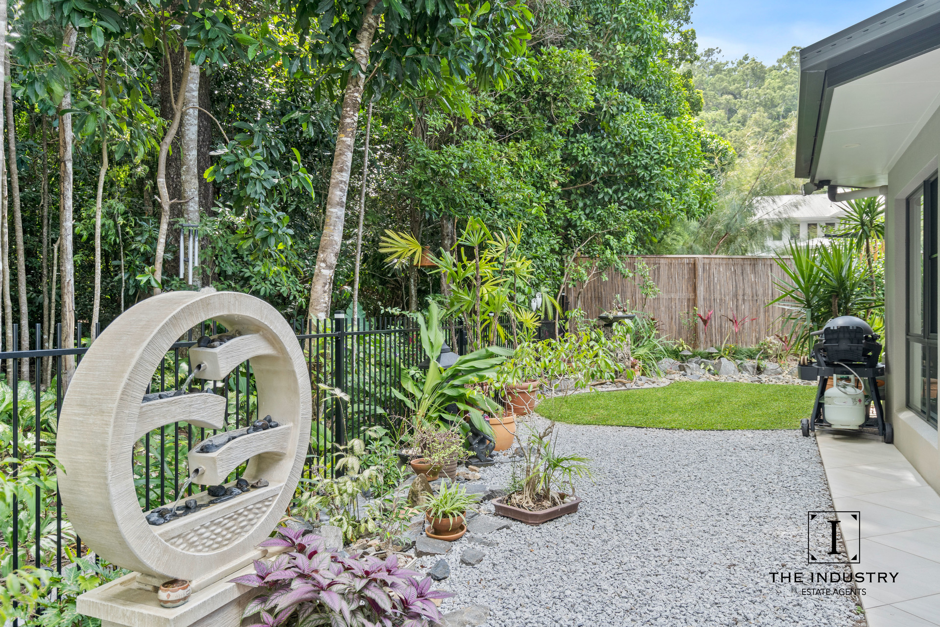 1 Flow Close, Trinity Beach, QLD 4879 AUS