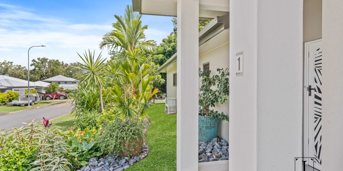 1 Flow Close, Trinity Beach, QLD 4879 AUS