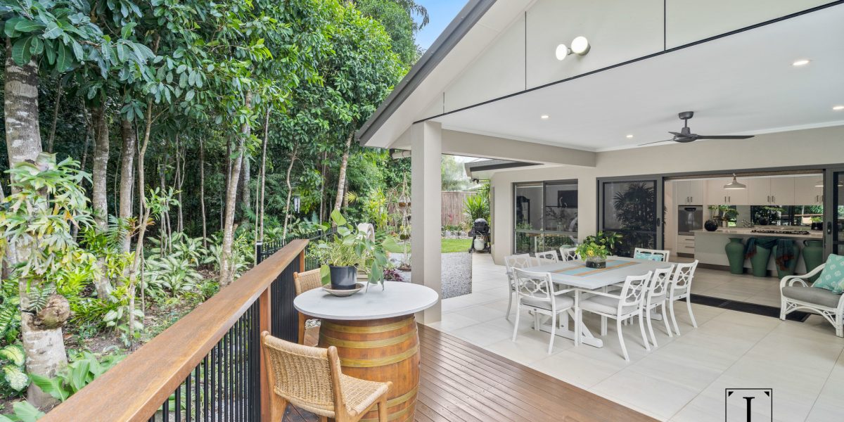 1 Flow Close, Trinity Beach, QLD 4879 AUS