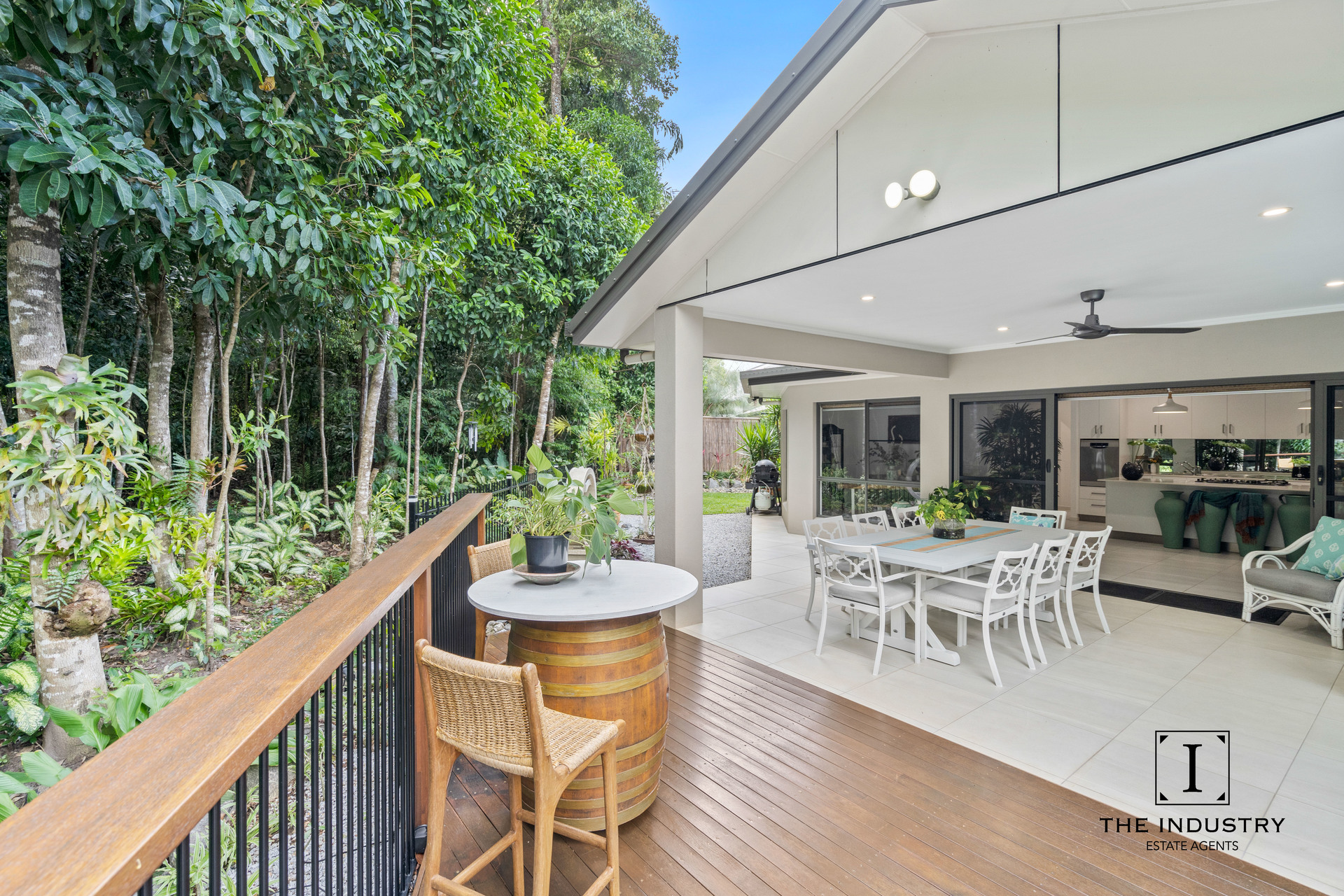 1 Flow Close, Trinity Beach, QLD 4879 AUS