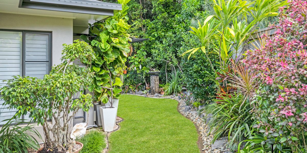1 Flow Close, Trinity Beach, QLD 4879 AUS