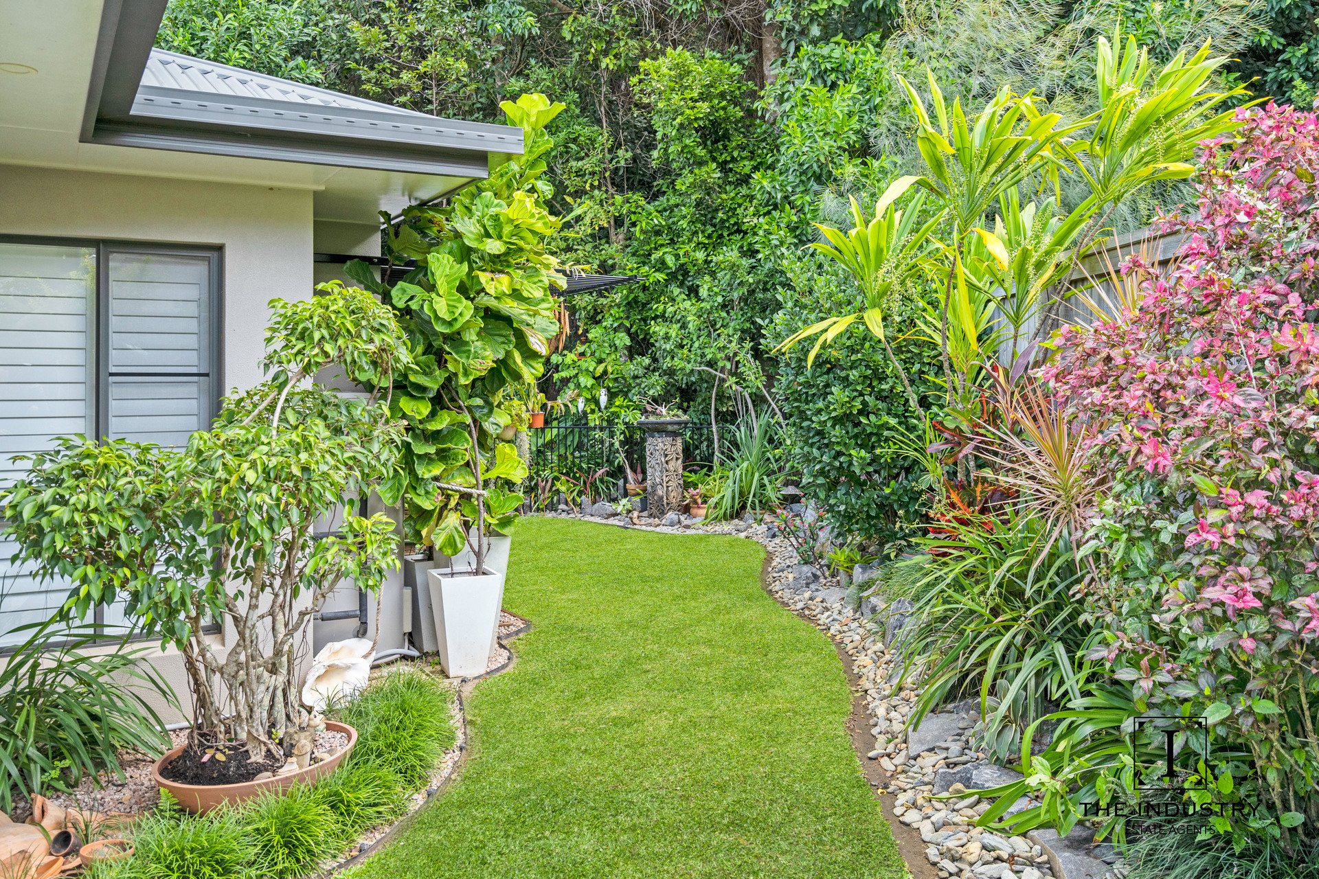 1 Flow Close, Trinity Beach, QLD 4879 AUS