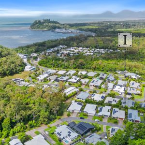 1 Flow Close, Trinity Beach, QLD 4879 AUS