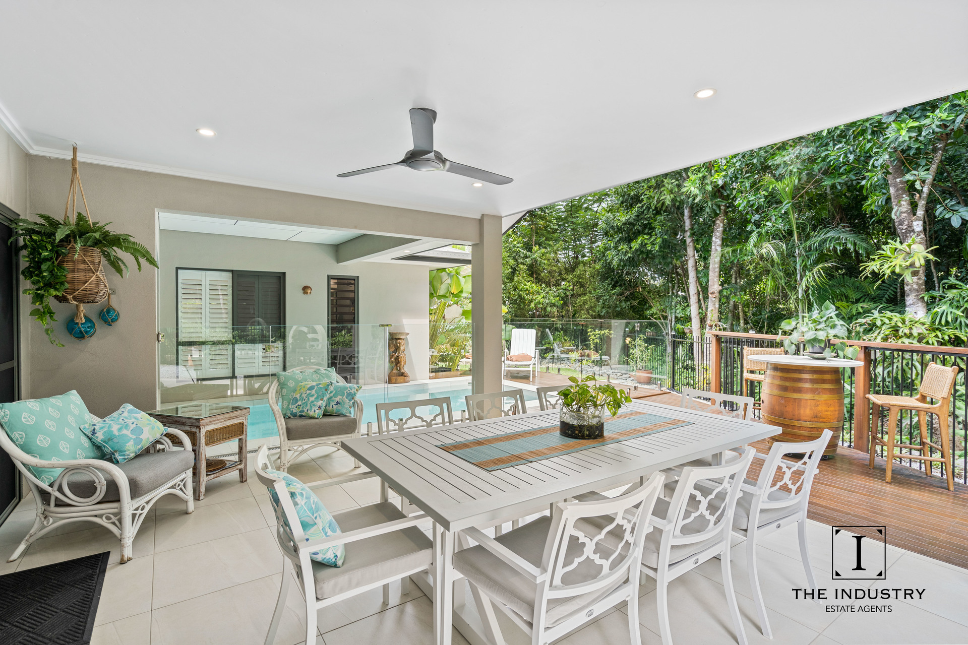 1 Flow Close, Trinity Beach, QLD 4879 AUS