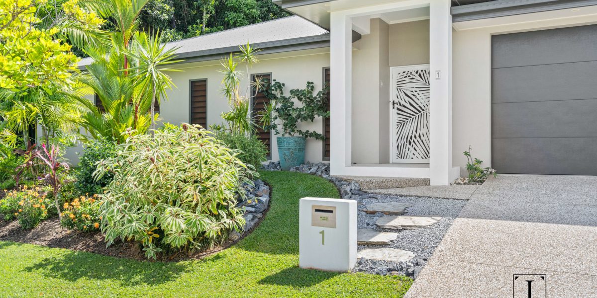 1 Flow Close, Trinity Beach, QLD 4879 AUS