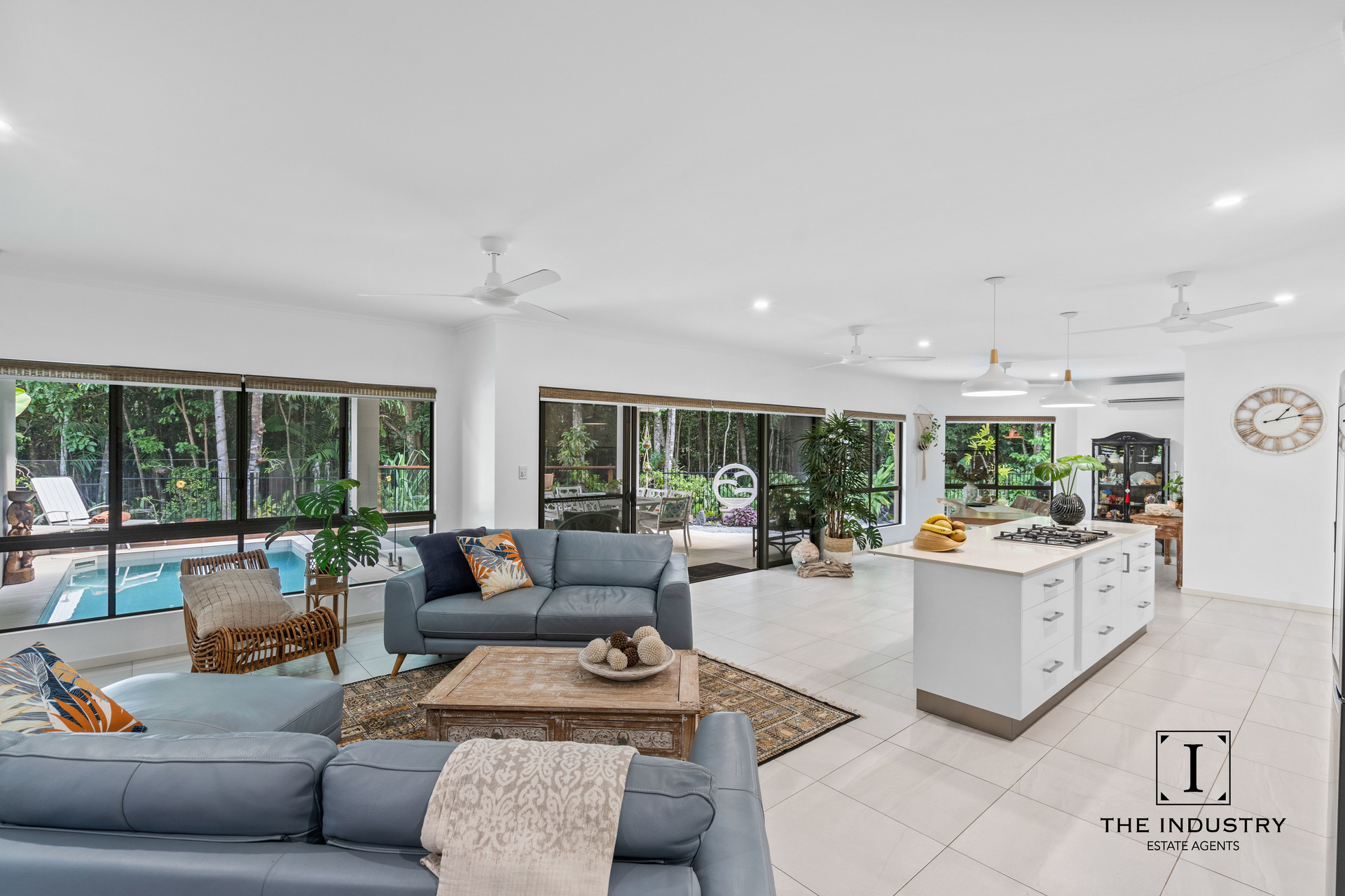 1 Flow Close, Trinity Beach, QLD 4879 AUS
