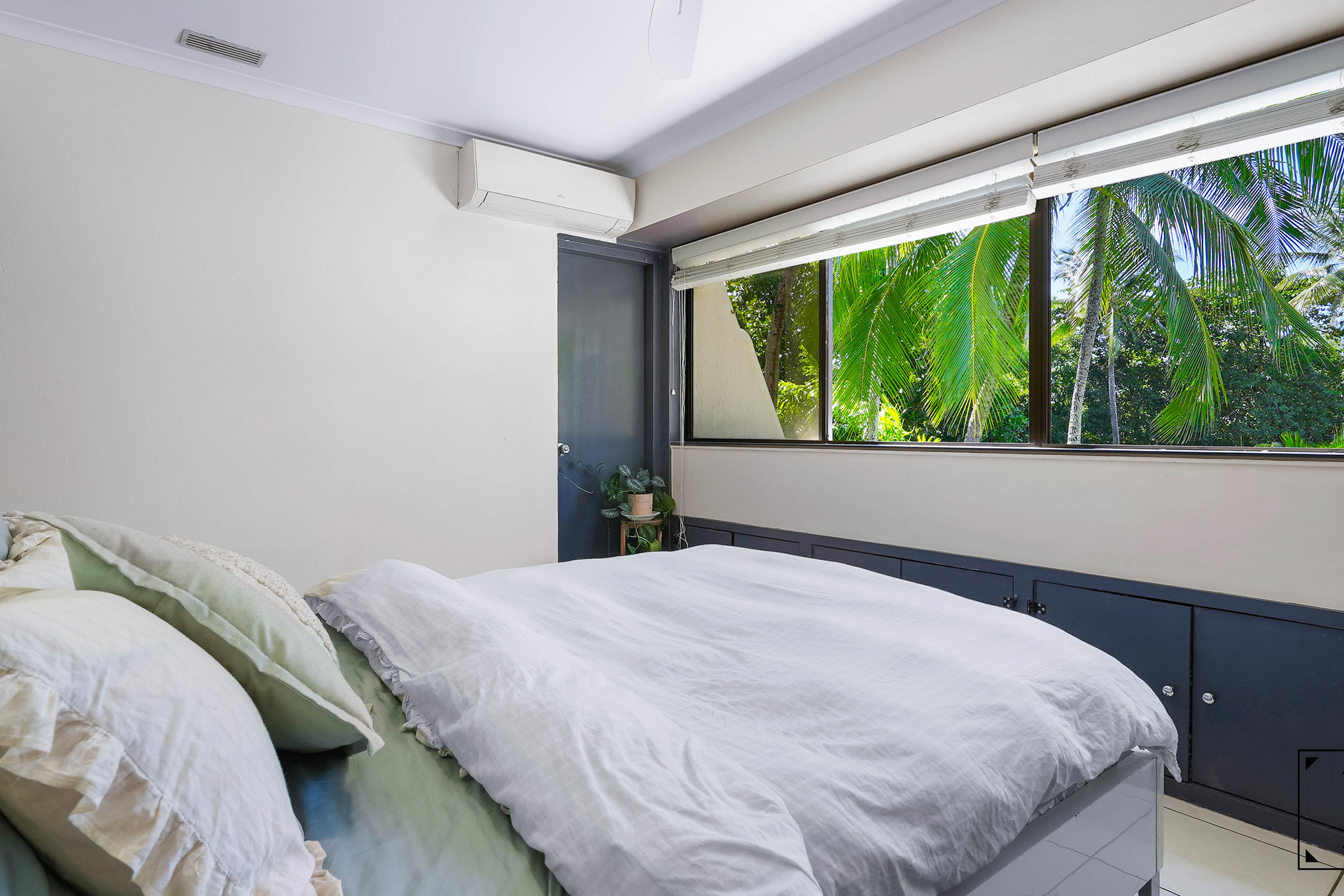 8/35-37 Sims Esplanade, Yorkeys Knob, QLD 4878 AUS
