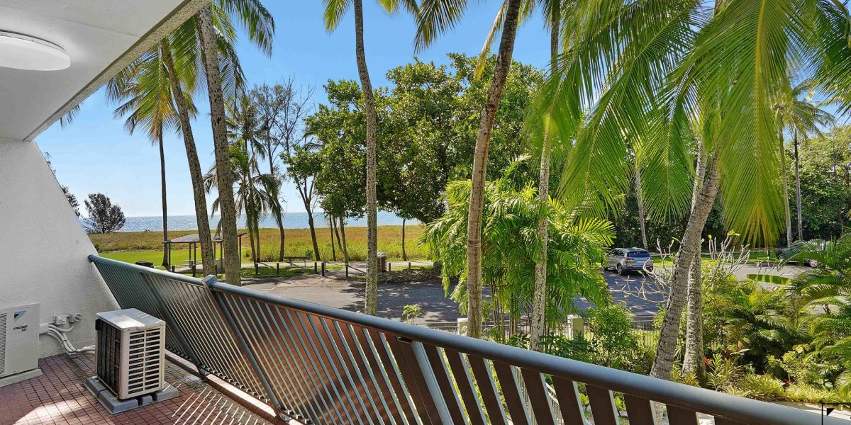 8/35-37 Sims Esplanade, Yorkeys Knob, QLD 4878 AUS