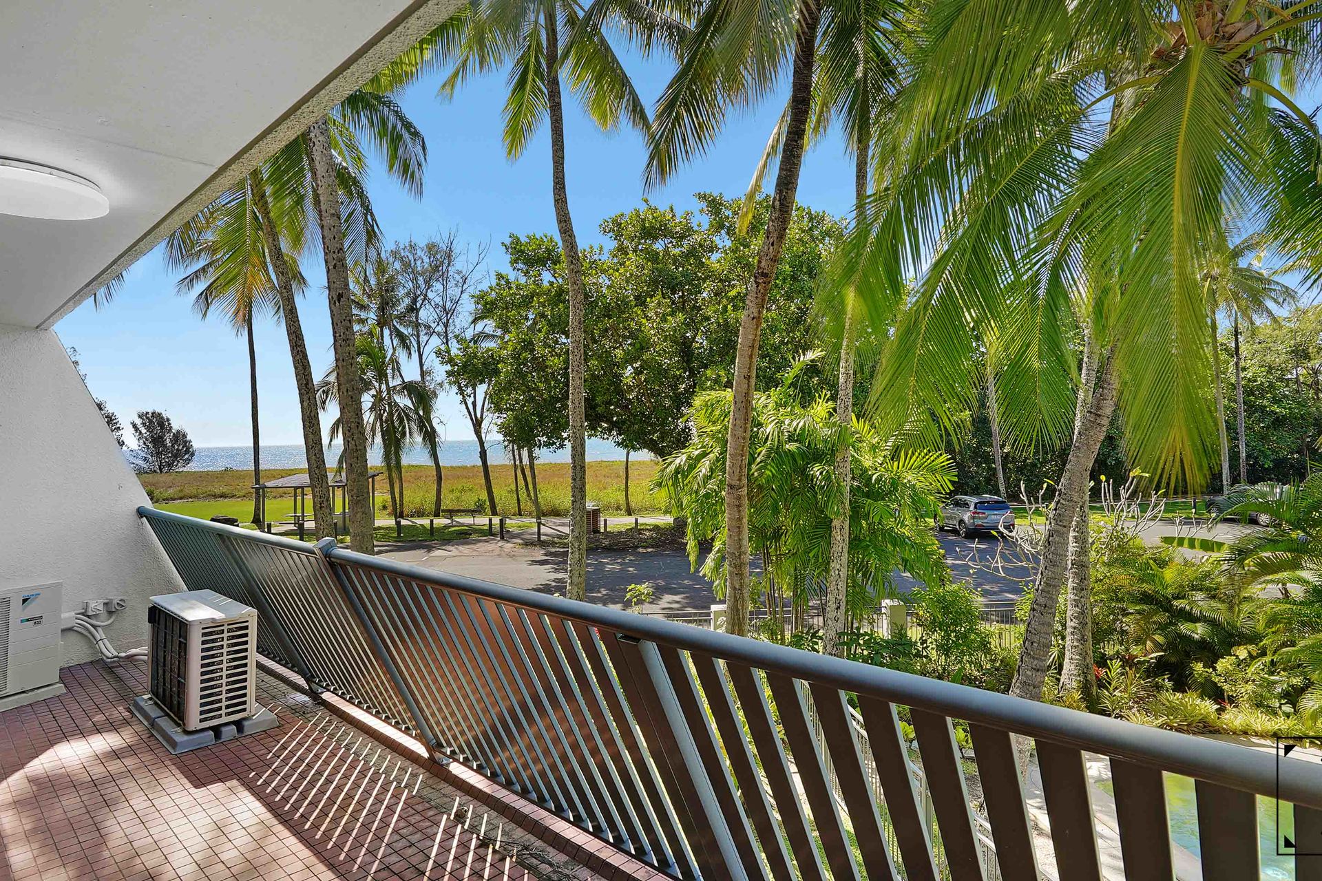 8/35-37 Sims Esplanade, Yorkeys Knob, QLD 4878 AUS