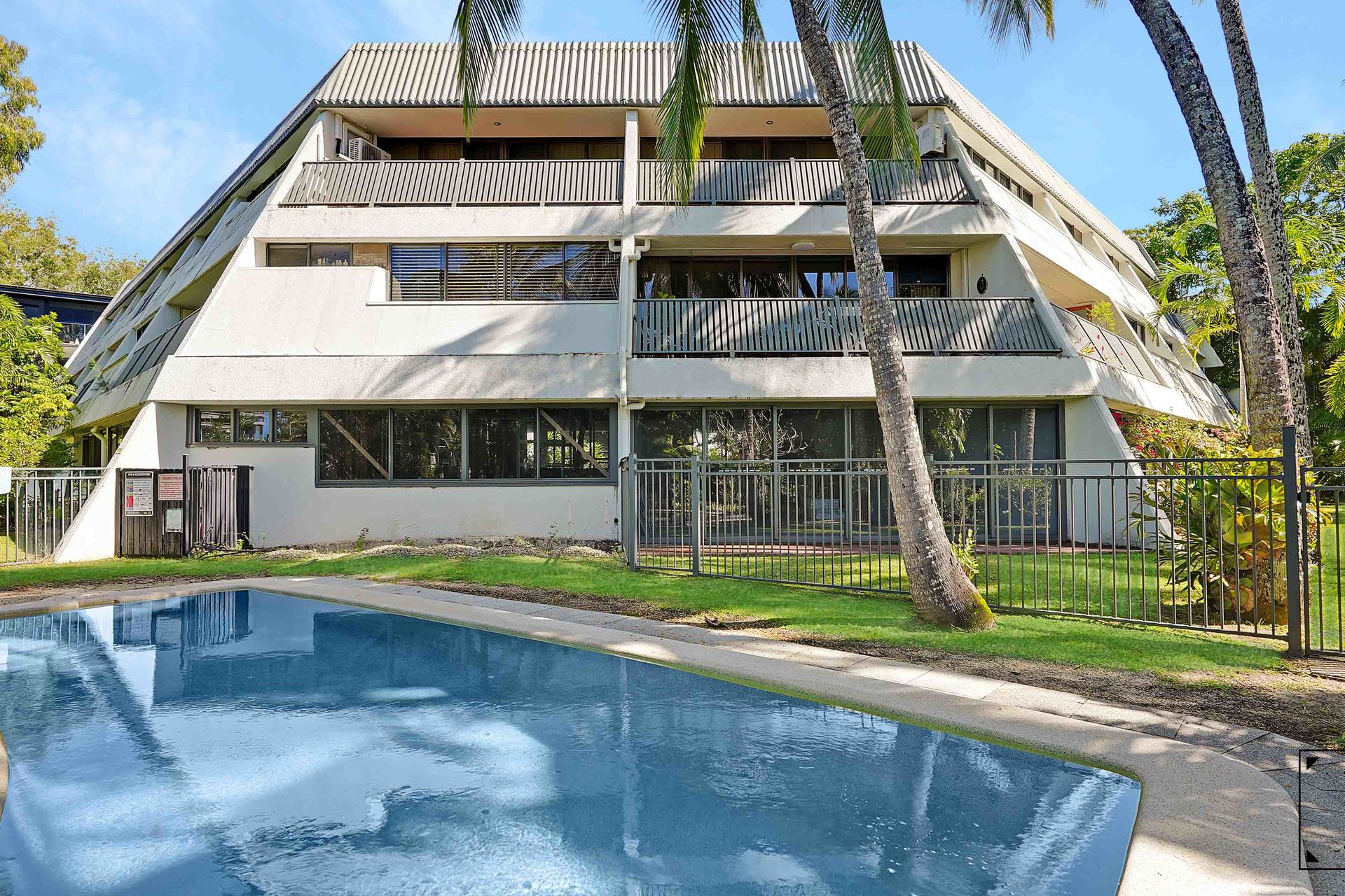 8/35-37 Sims Esplanade, Yorkeys Knob, QLD 4878 AUS