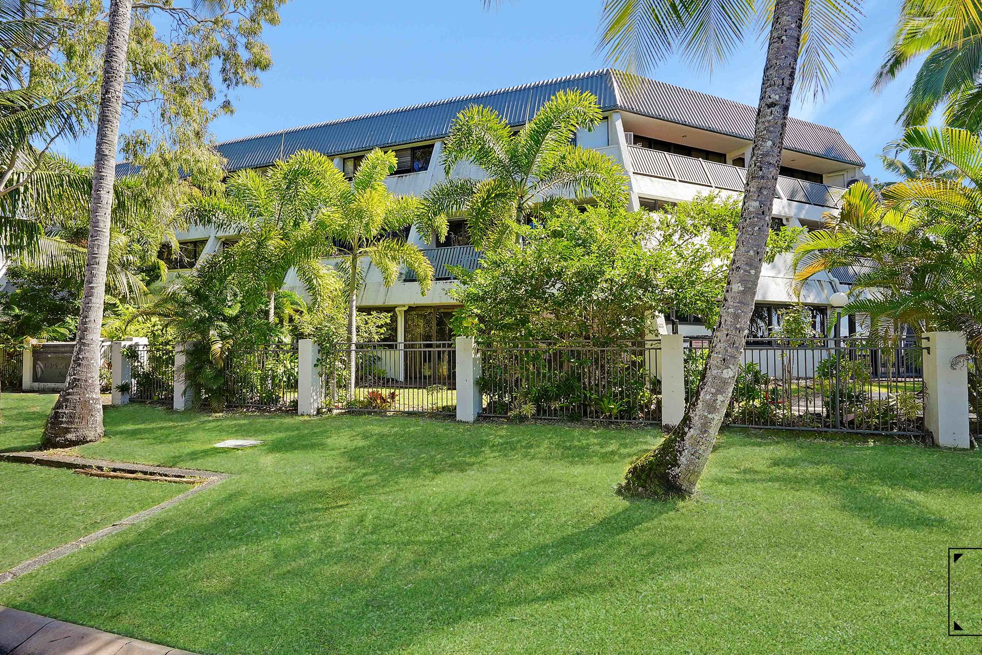 8/35-37 Sims Esplanade, Yorkeys Knob, QLD 4878 AUS