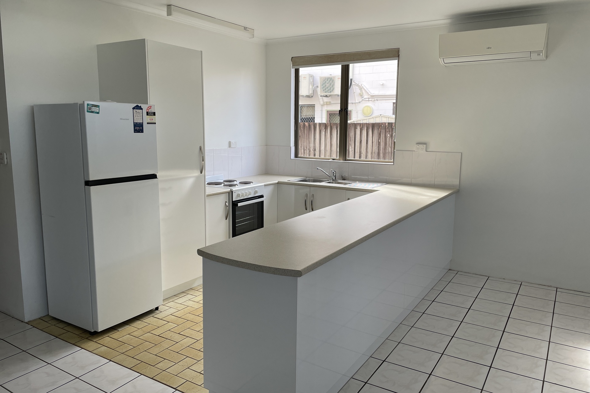 2/19 Pioneer Street, Manoora, QLD 4870 AUS