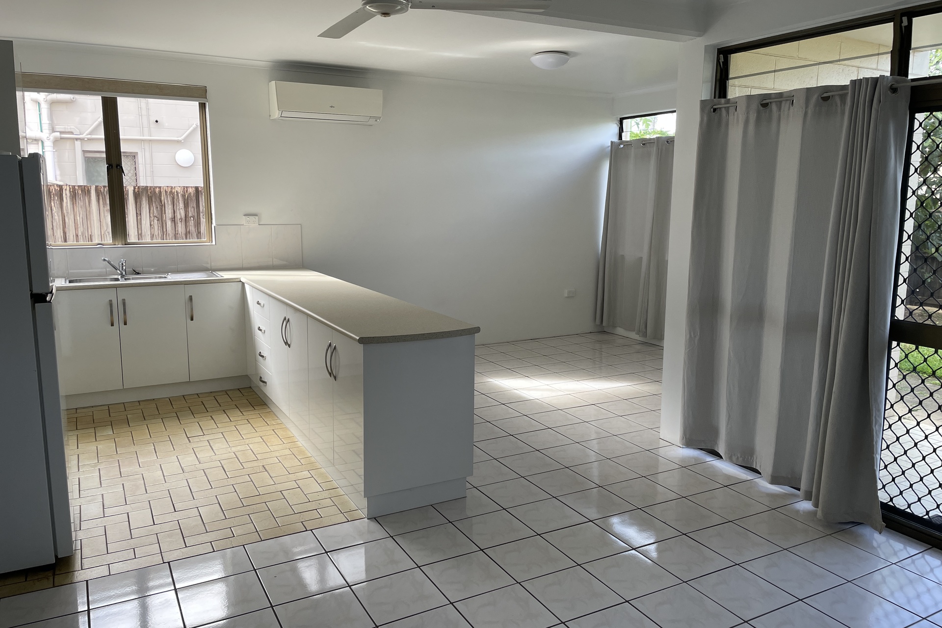 2/19 Pioneer Street, Manoora, QLD 4870 AUS