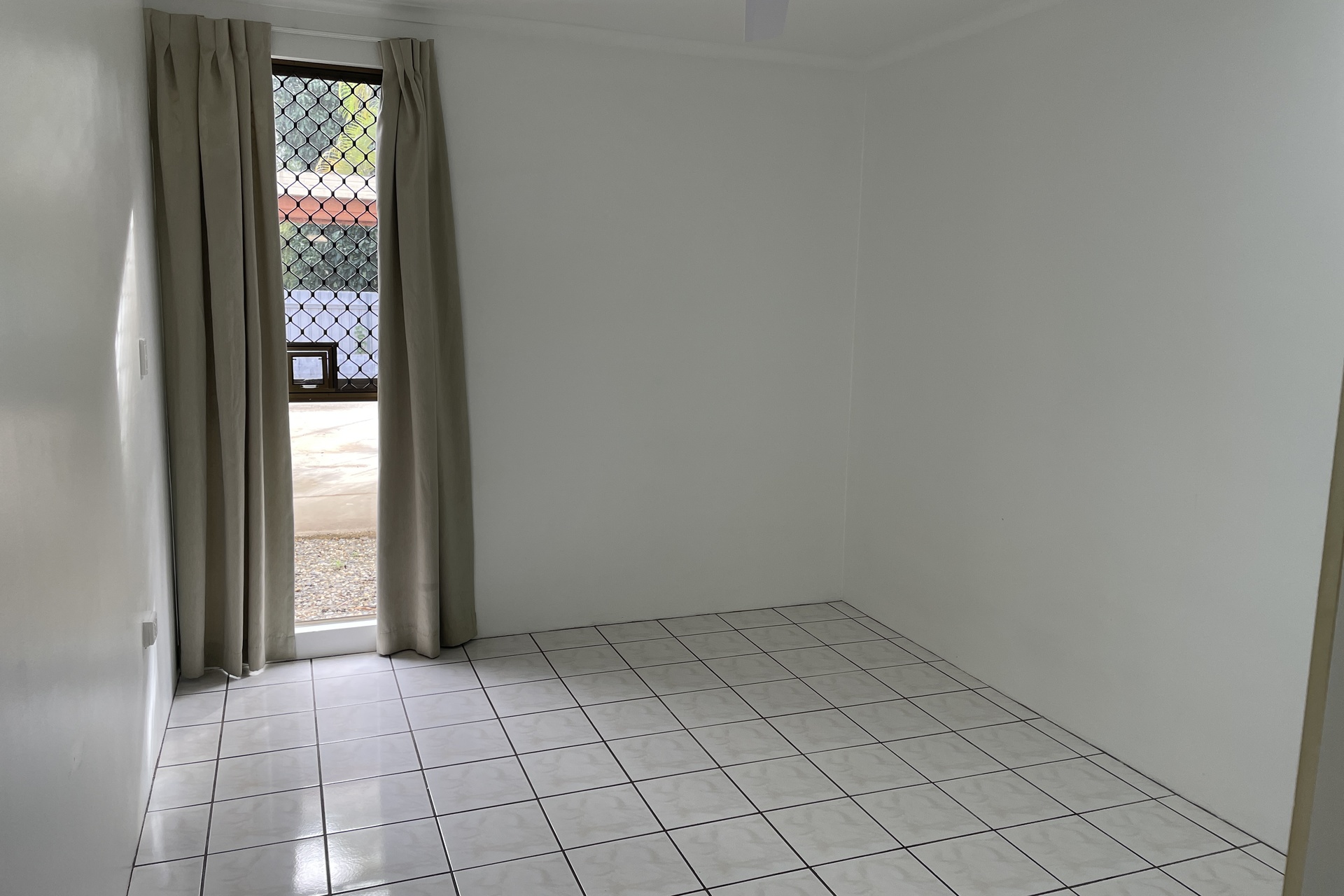 2/19 Pioneer Street, Manoora, QLD 4870 AUS