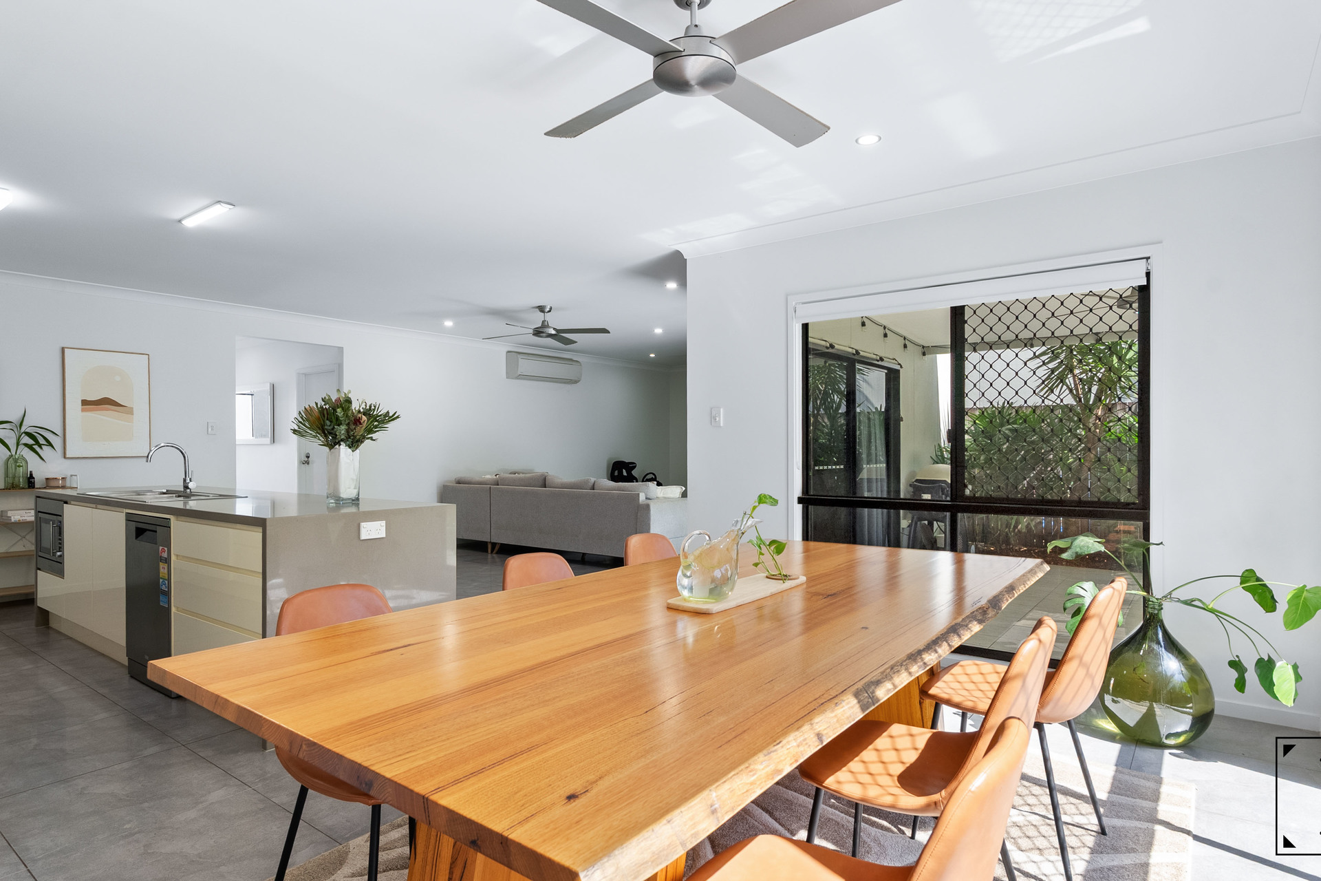 8 Lago Crescent, Mount Sheridan, QLD 4868 AUS