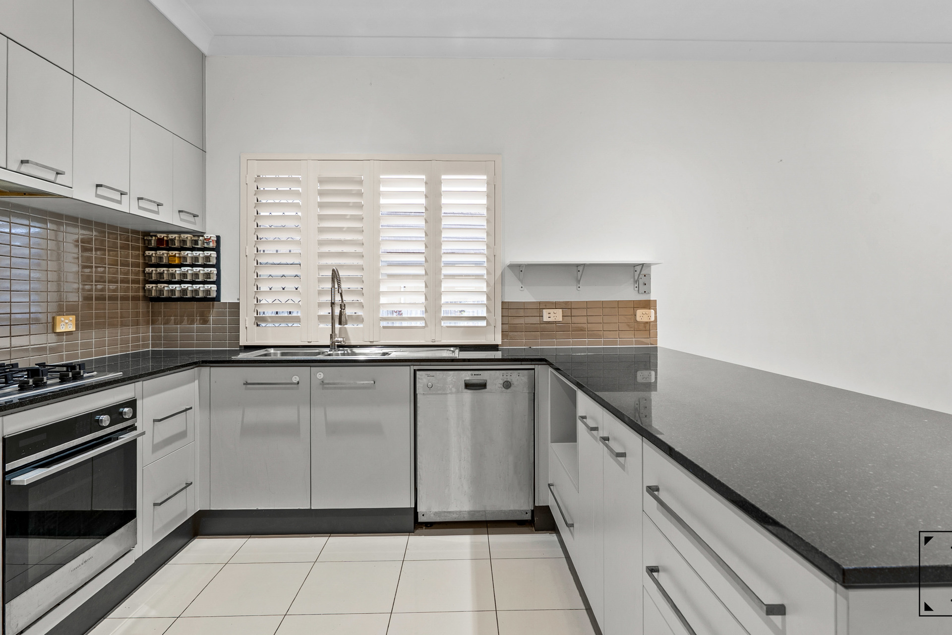 9 McAlister Avenue, Kewarra Beach, QLD 4879 AUS