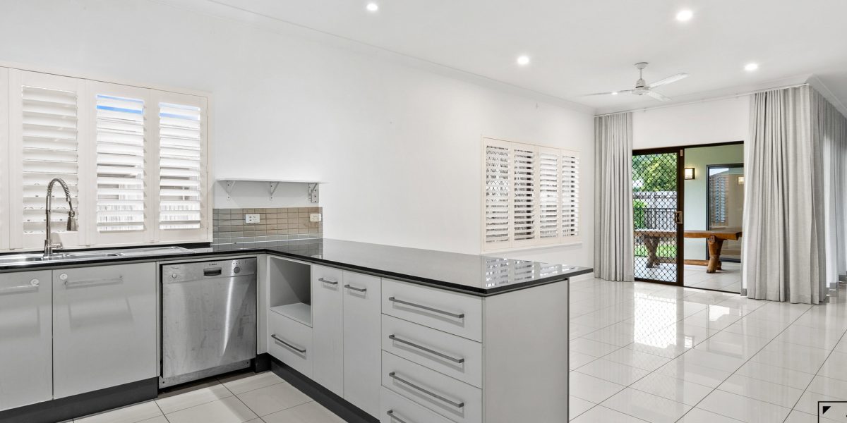 9 McAlister Avenue, Kewarra Beach, QLD 4879 AUS