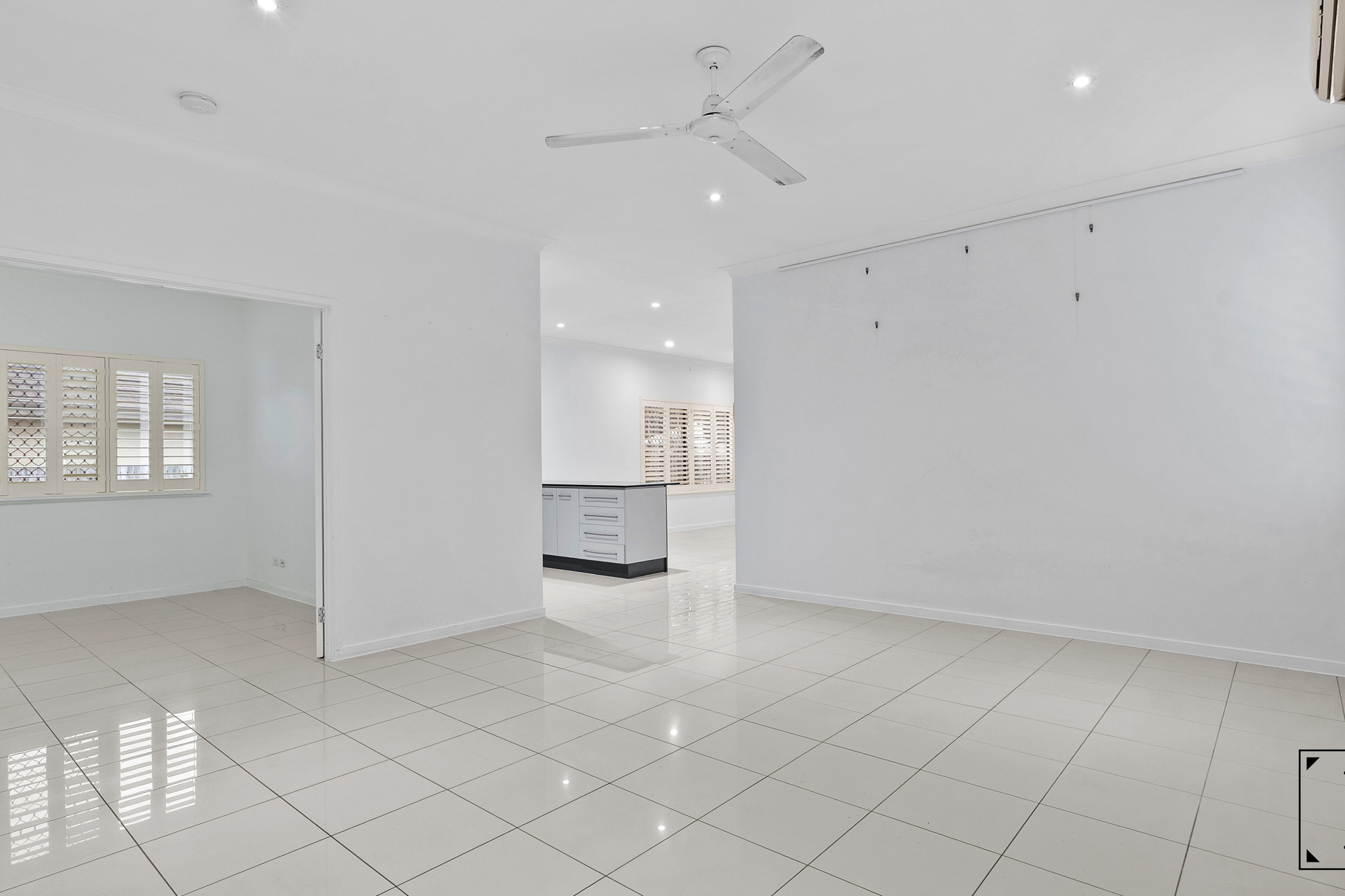 9 McAlister Avenue, Kewarra Beach, QLD 4879 AUS