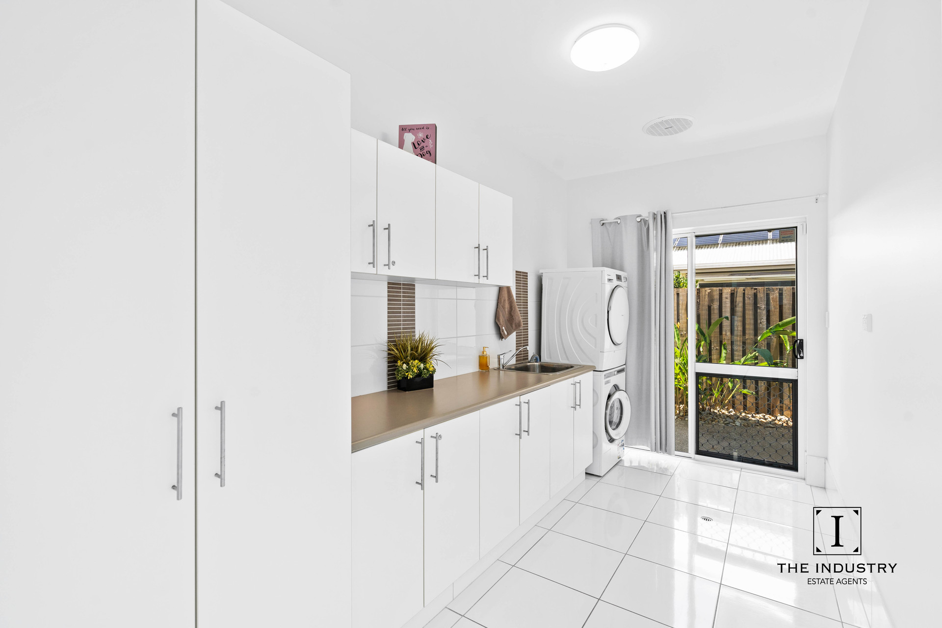 30 Lagoon Drive, Trinity Beach, QLD 4879 AUS