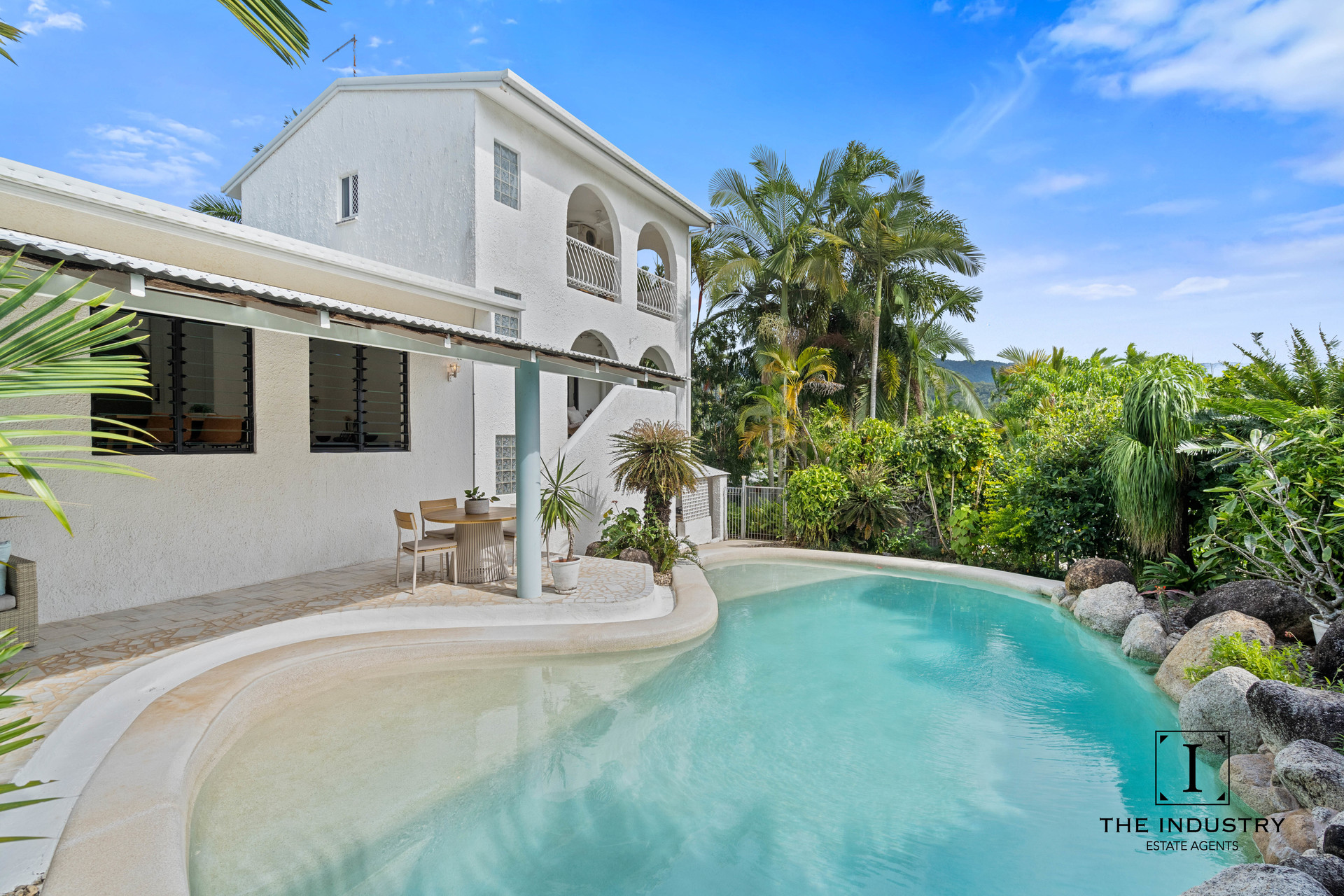 9-11 Wakunai Close, Trinity Beach, QLD 4879 AUS