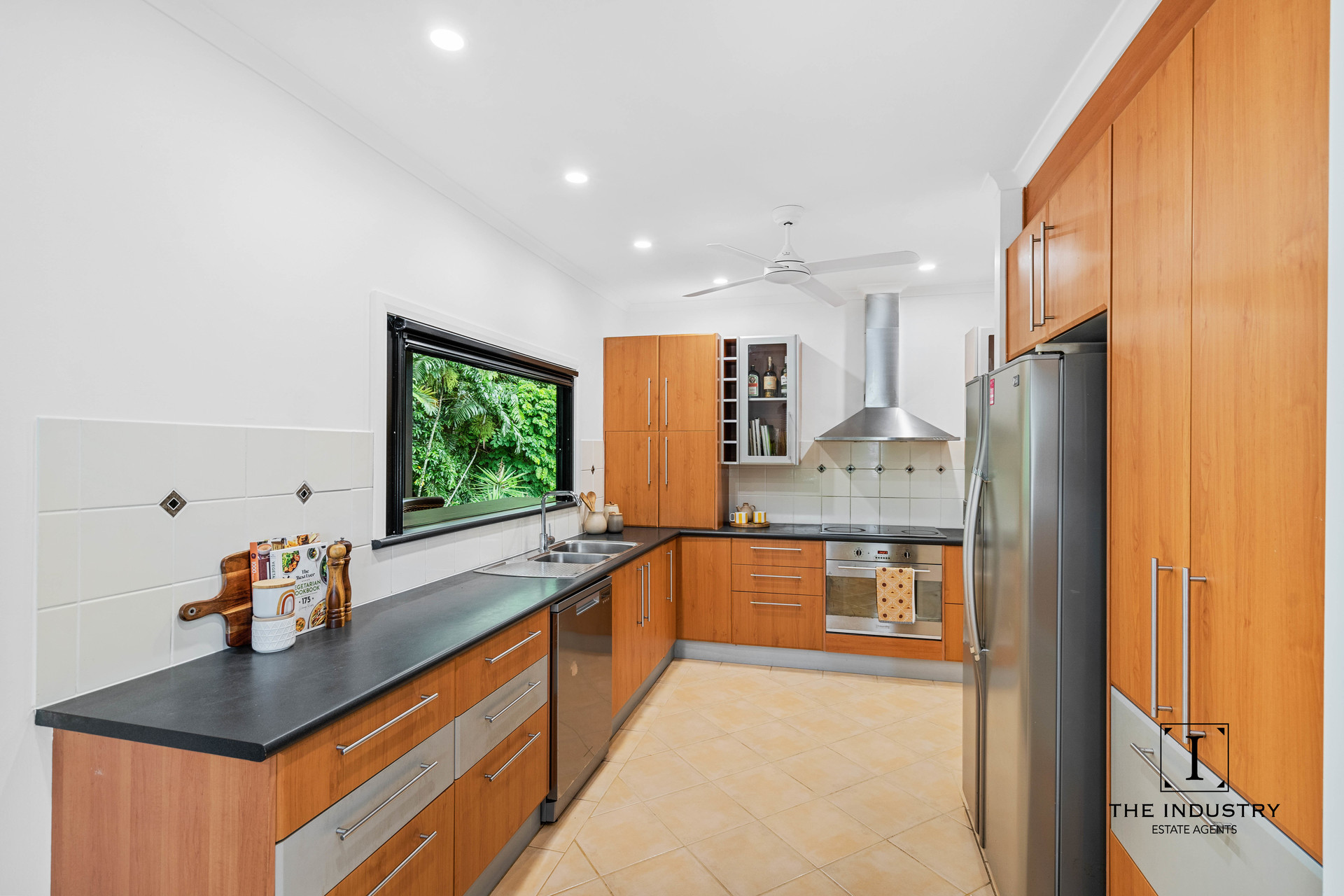 32 Jamieson Street, Trinity Beach, QLD 4879 AUS