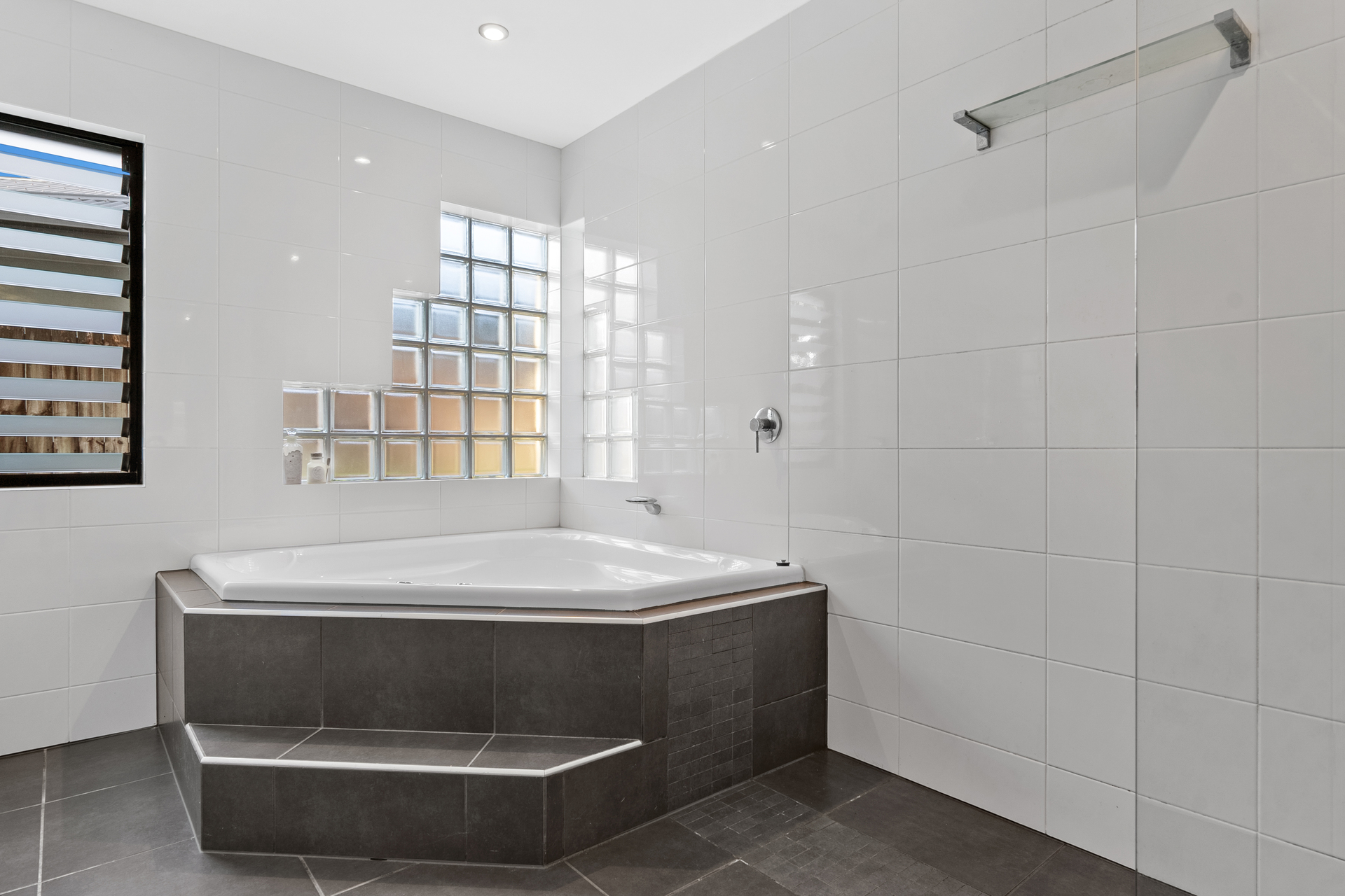 80 Harbour Drive, Trinity Park, QLD 4879 AUS