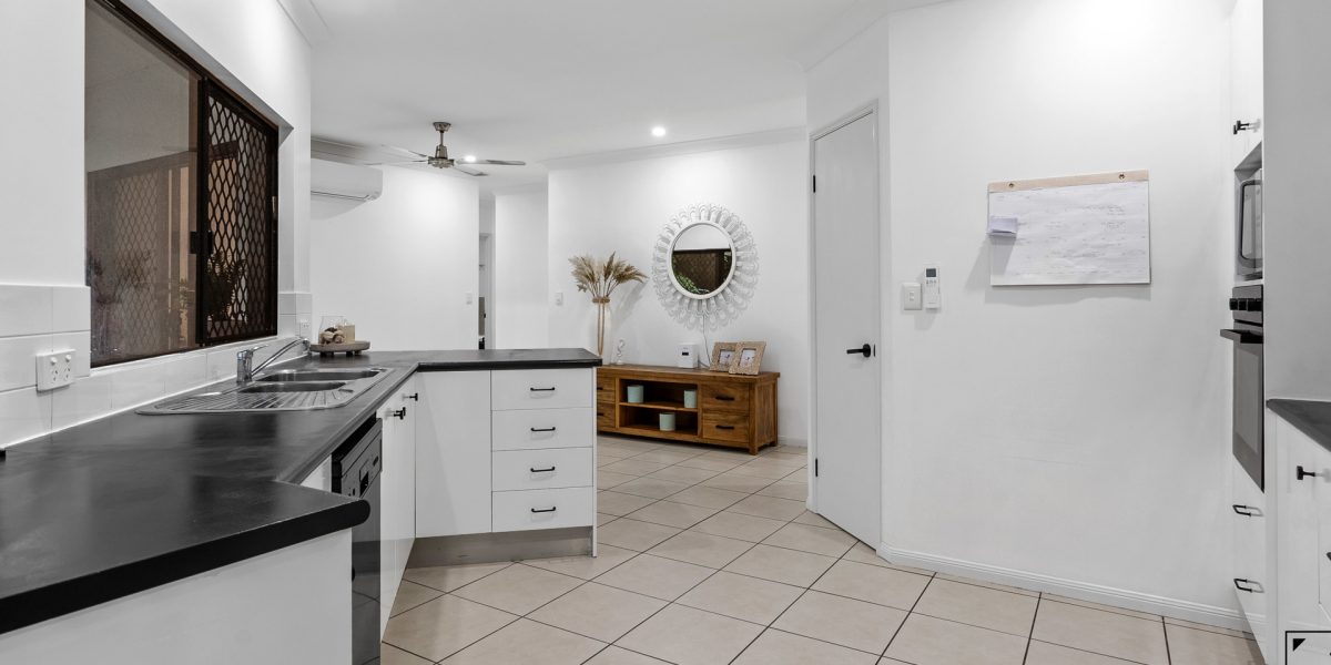 30 Hideaway Close, Palm Cove, QLD 4879 AUS