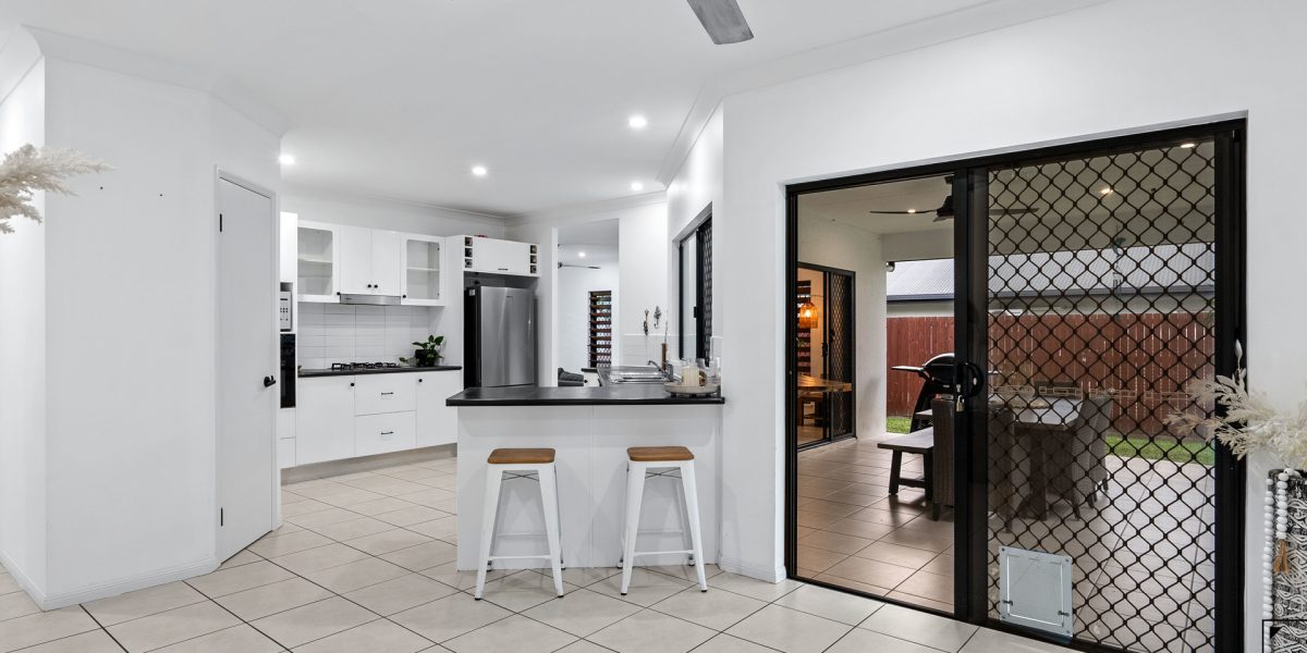 30 Hideaway Close, Palm Cove, QLD 4879 AUS