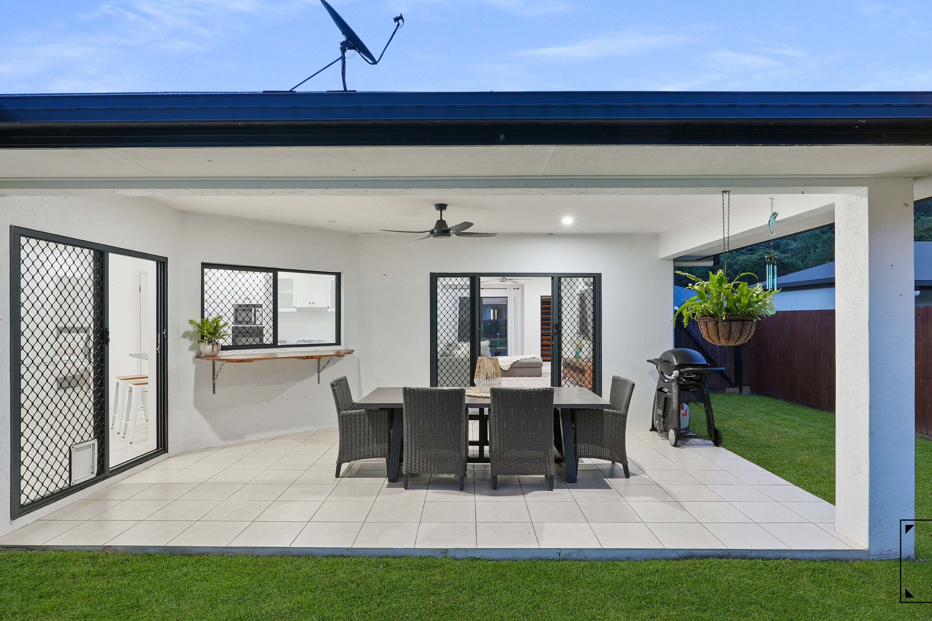 30 Hideaway Close, Palm Cove, QLD 4879 AUS