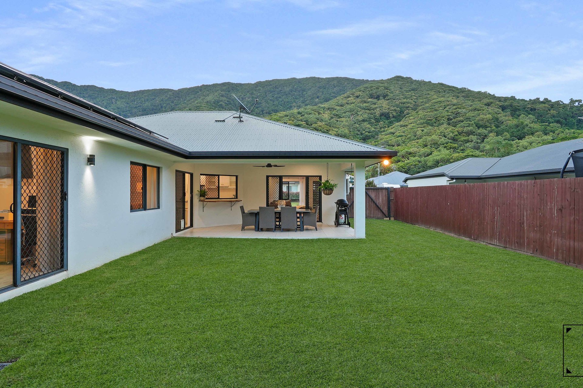 30 Hideaway Close, Palm Cove, QLD 4879 AUS