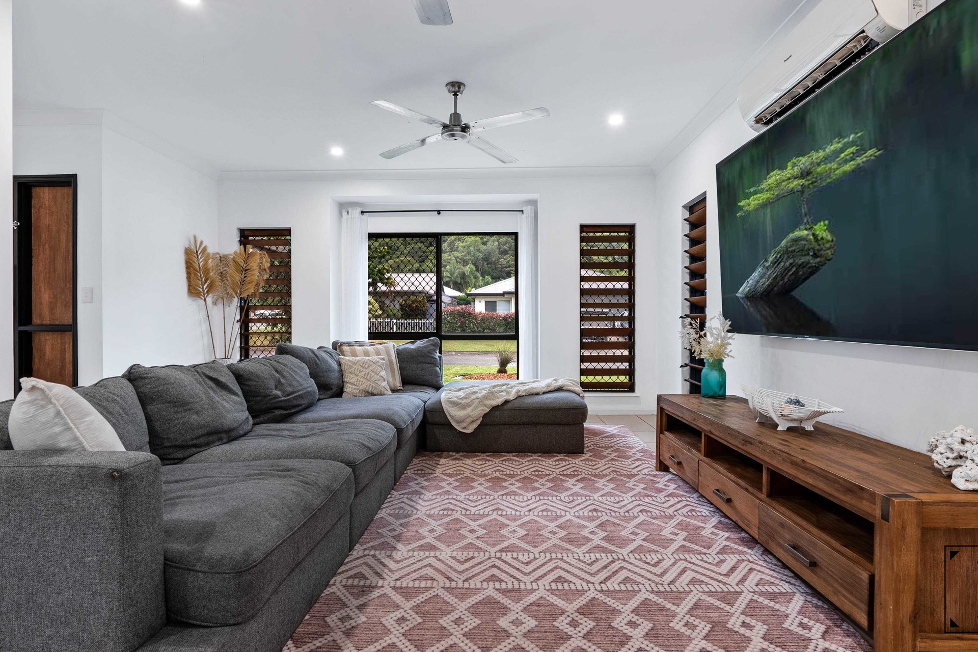 30 Hideaway Close, Palm Cove, QLD 4879 AUS