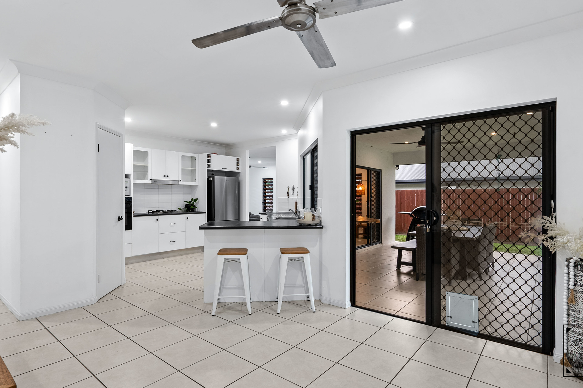 30 Hideaway Close, Palm Cove, QLD 4879 AUS