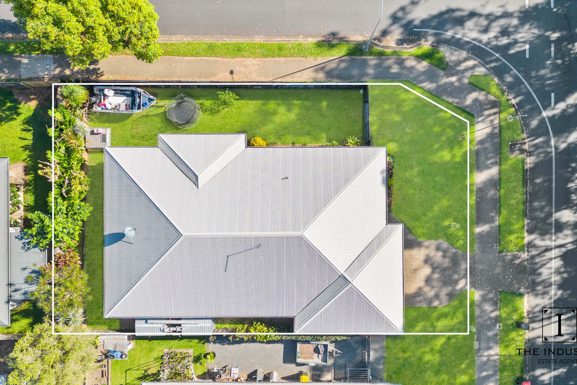 99 Walker Road, Bentley Park, QLD 4869 AUS