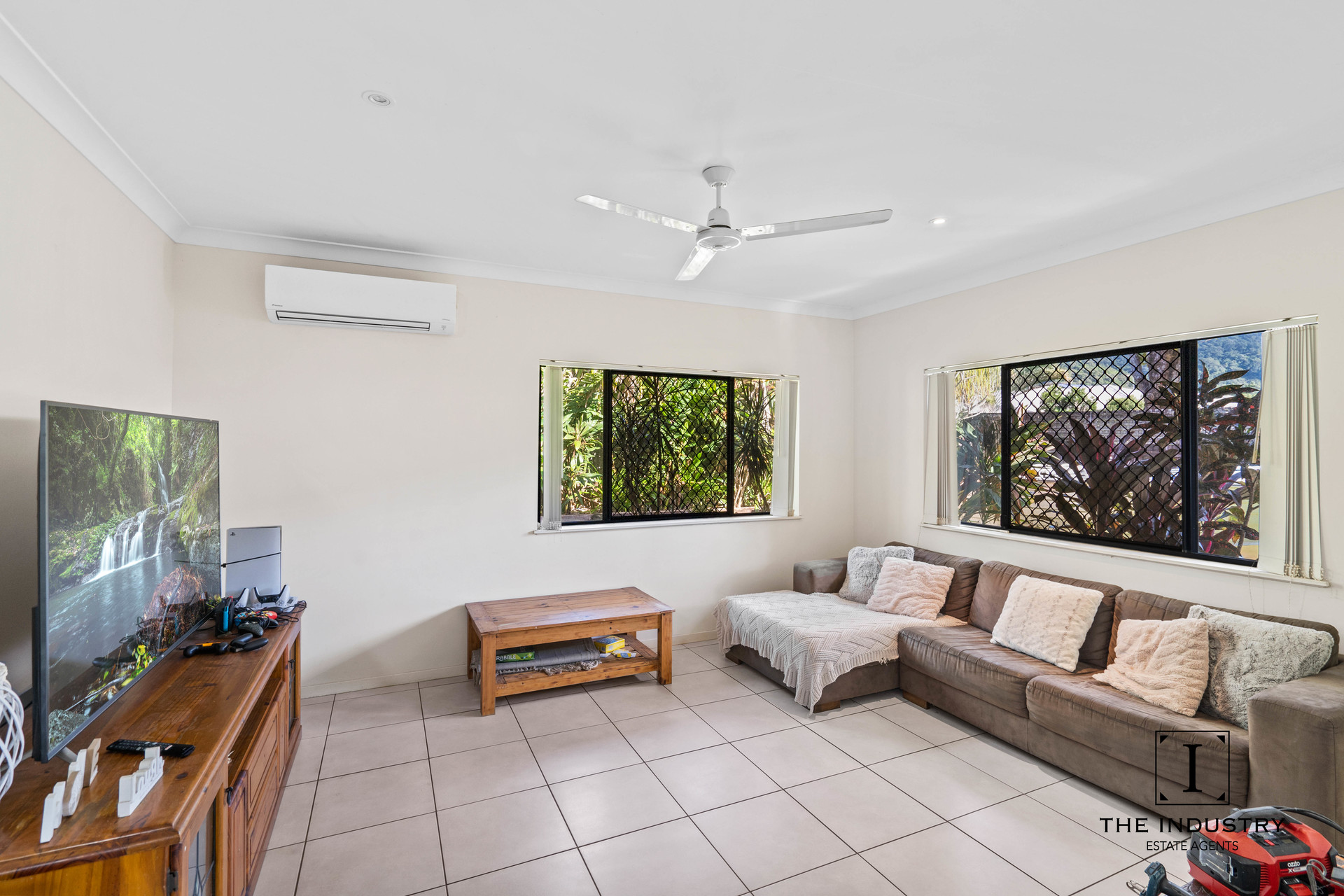 99 Walker Road, Bentley Park, QLD 4869 AUS