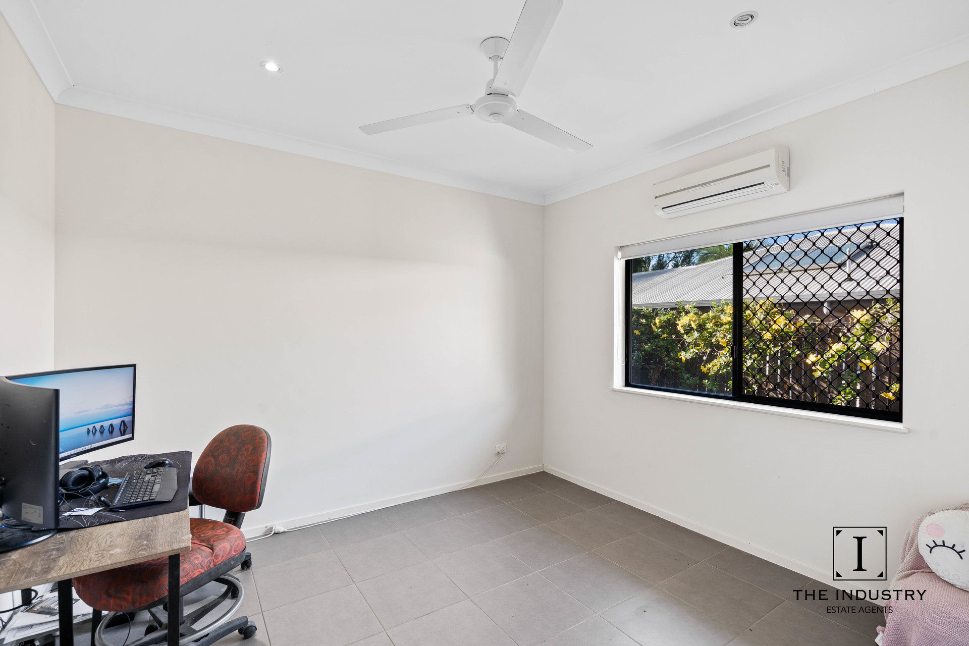 99 Walker Road, Bentley Park, QLD 4869 AUS