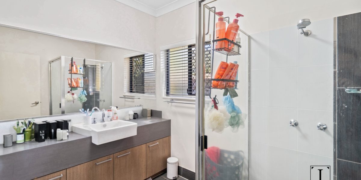 99 Walker Road, Bentley Park, QLD 4869 AUS