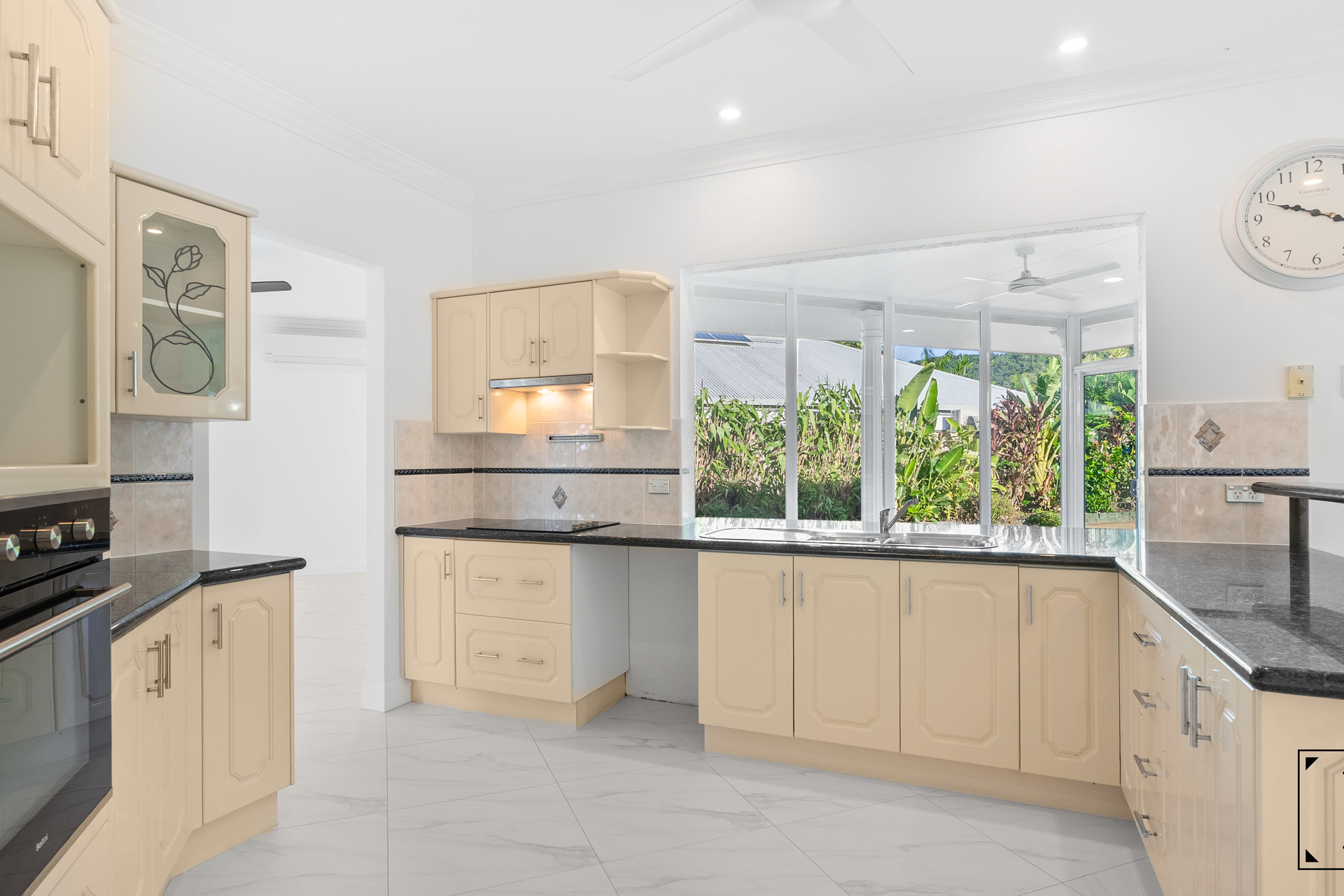 6 Parkinson Avenue, Kewarra Beach, QLD 4879 AUS