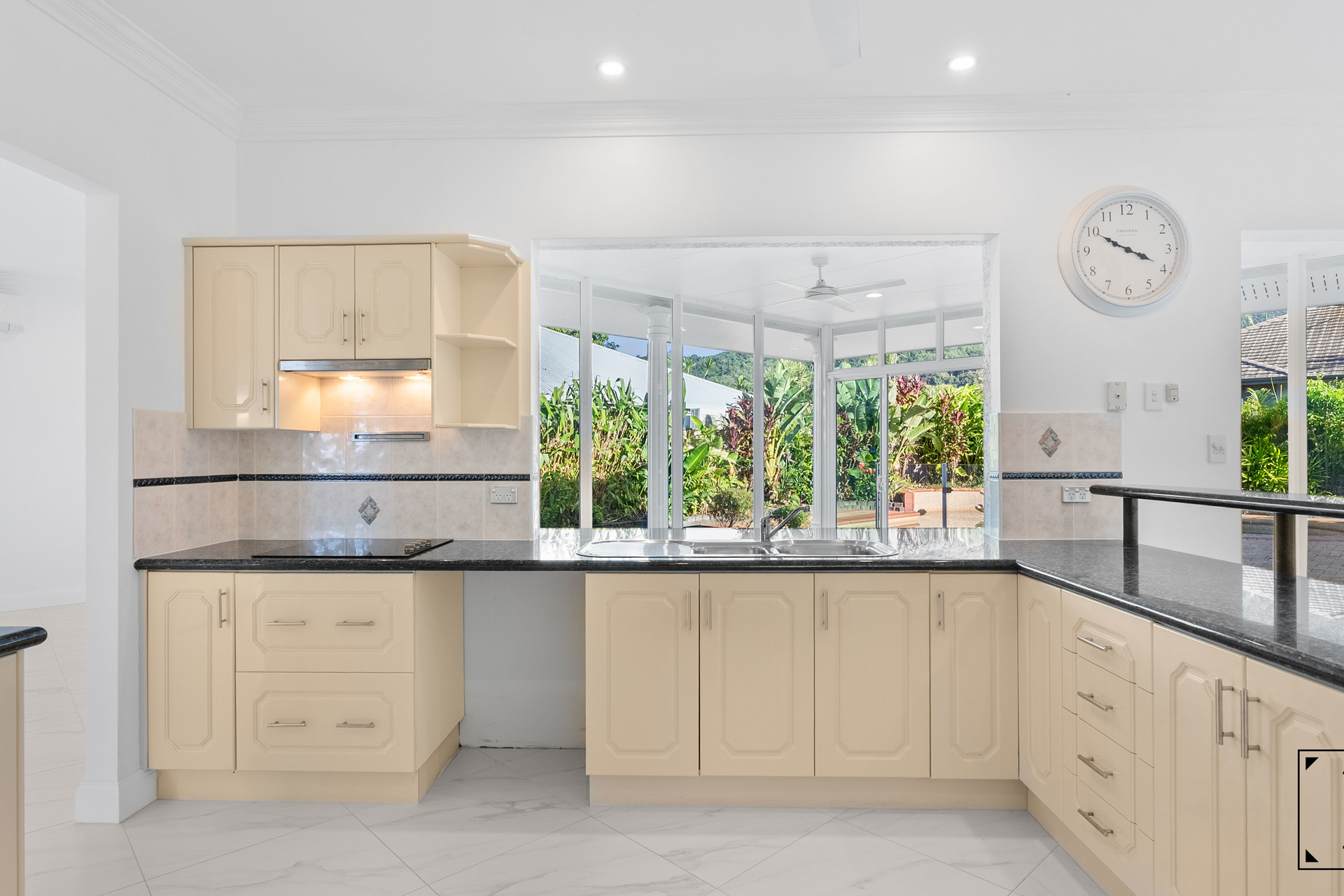 6 Parkinson Avenue, Kewarra Beach, QLD 4879 AUS