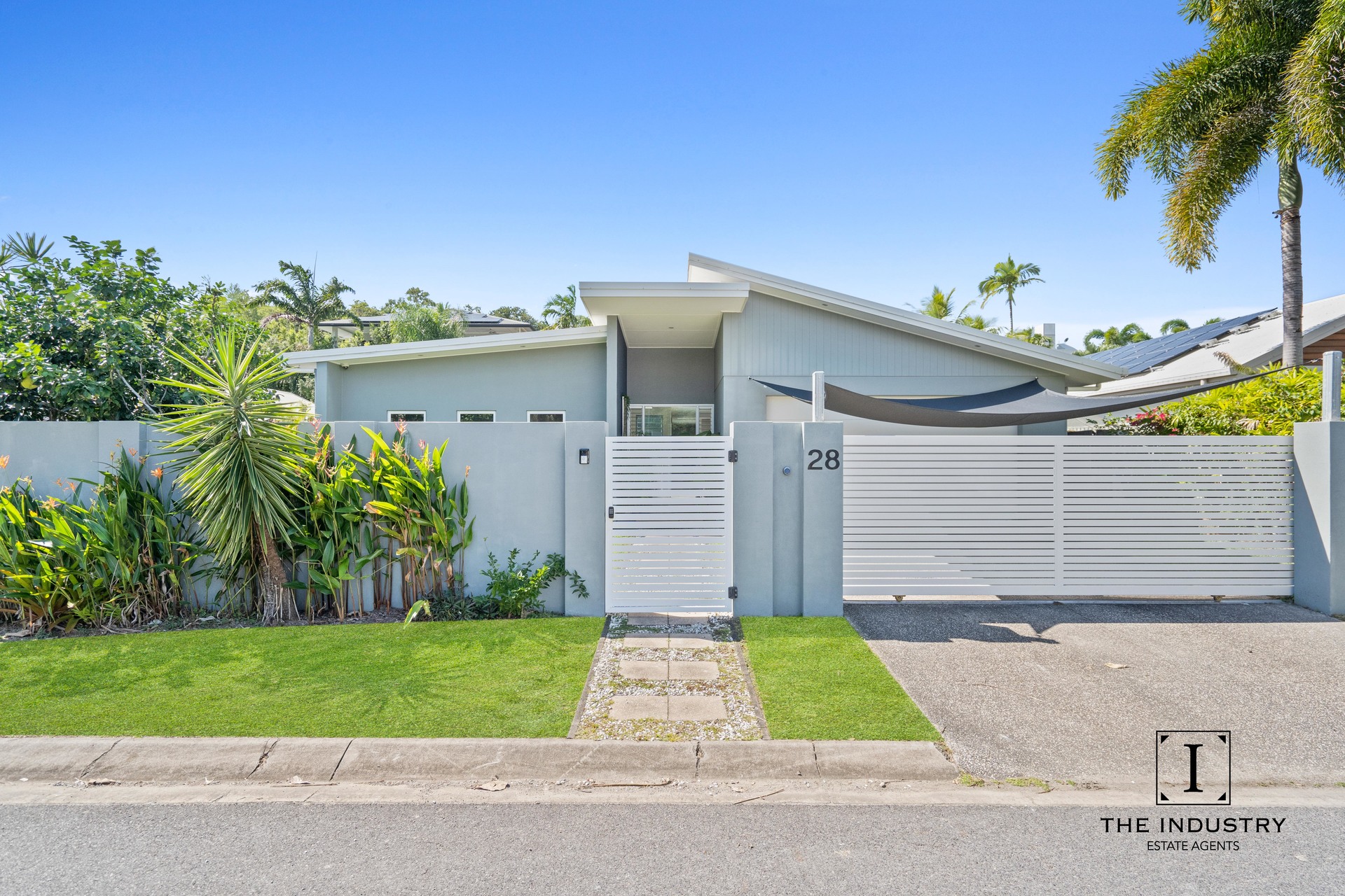 28 Lagoon Drive, Trinity Beach, QLD 4879 AUS