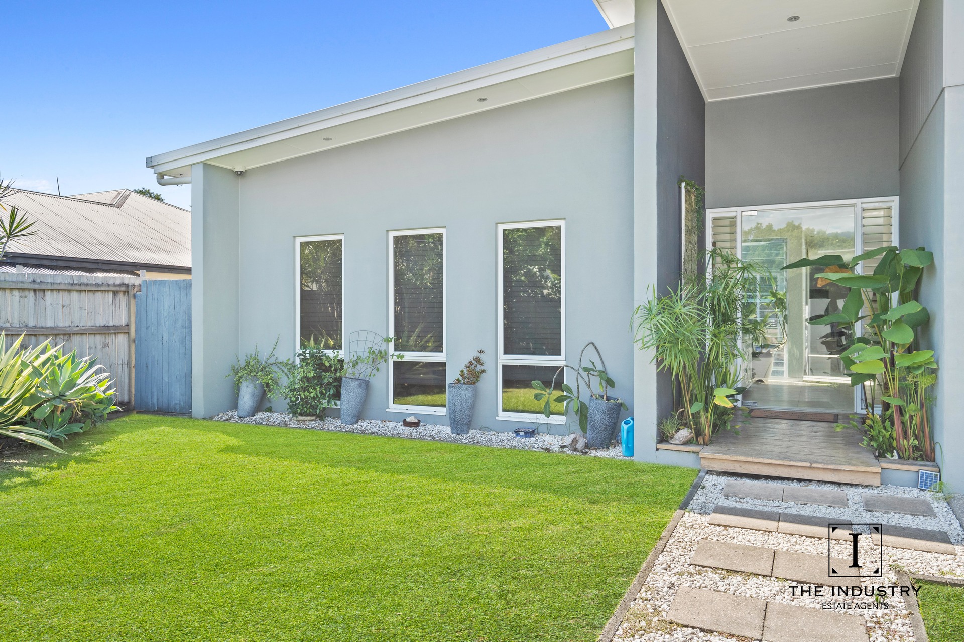 28 Lagoon Drive, Trinity Beach, QLD 4879 AUS