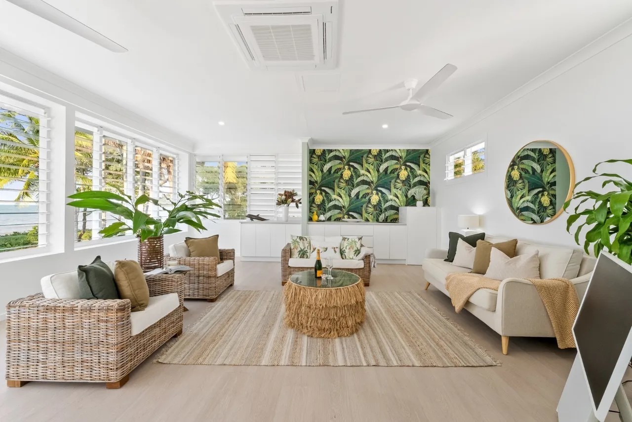 43 Arlington Esplanade, Clifton Beach, QLD 4879 AUS
