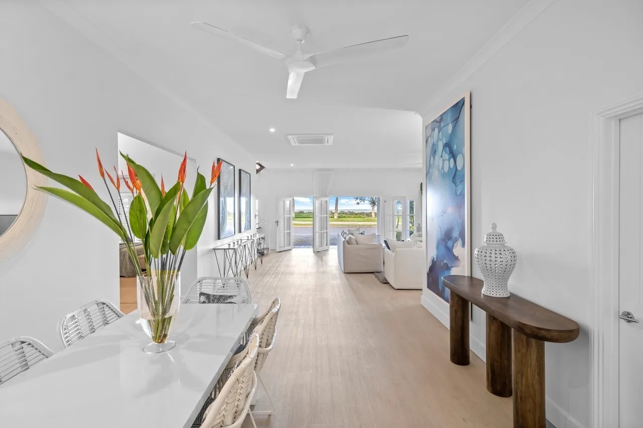 43 Arlington Esplanade, Clifton Beach, QLD 4879 AUS