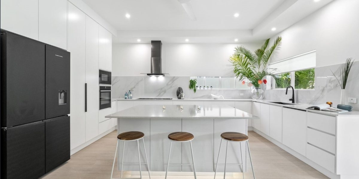 43 Arlington Esplanade, Clifton Beach, QLD 4879 AUS