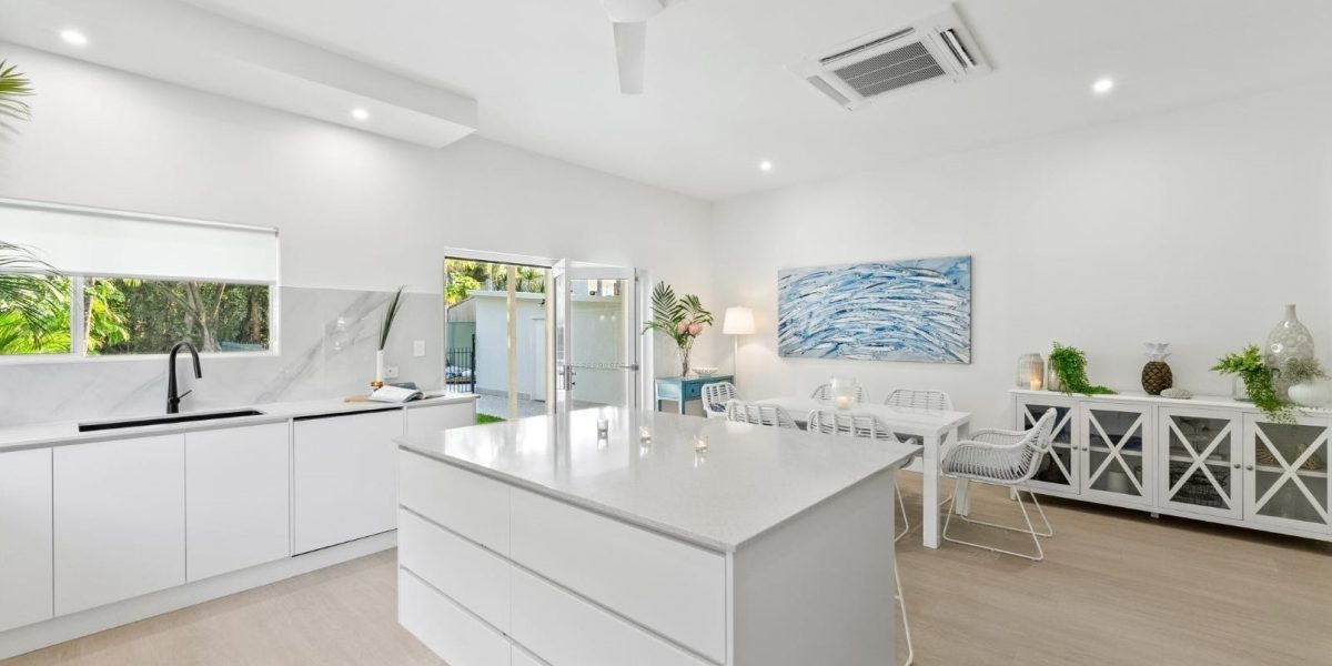 43 Arlington Esplanade, Clifton Beach, QLD 4879 AUS