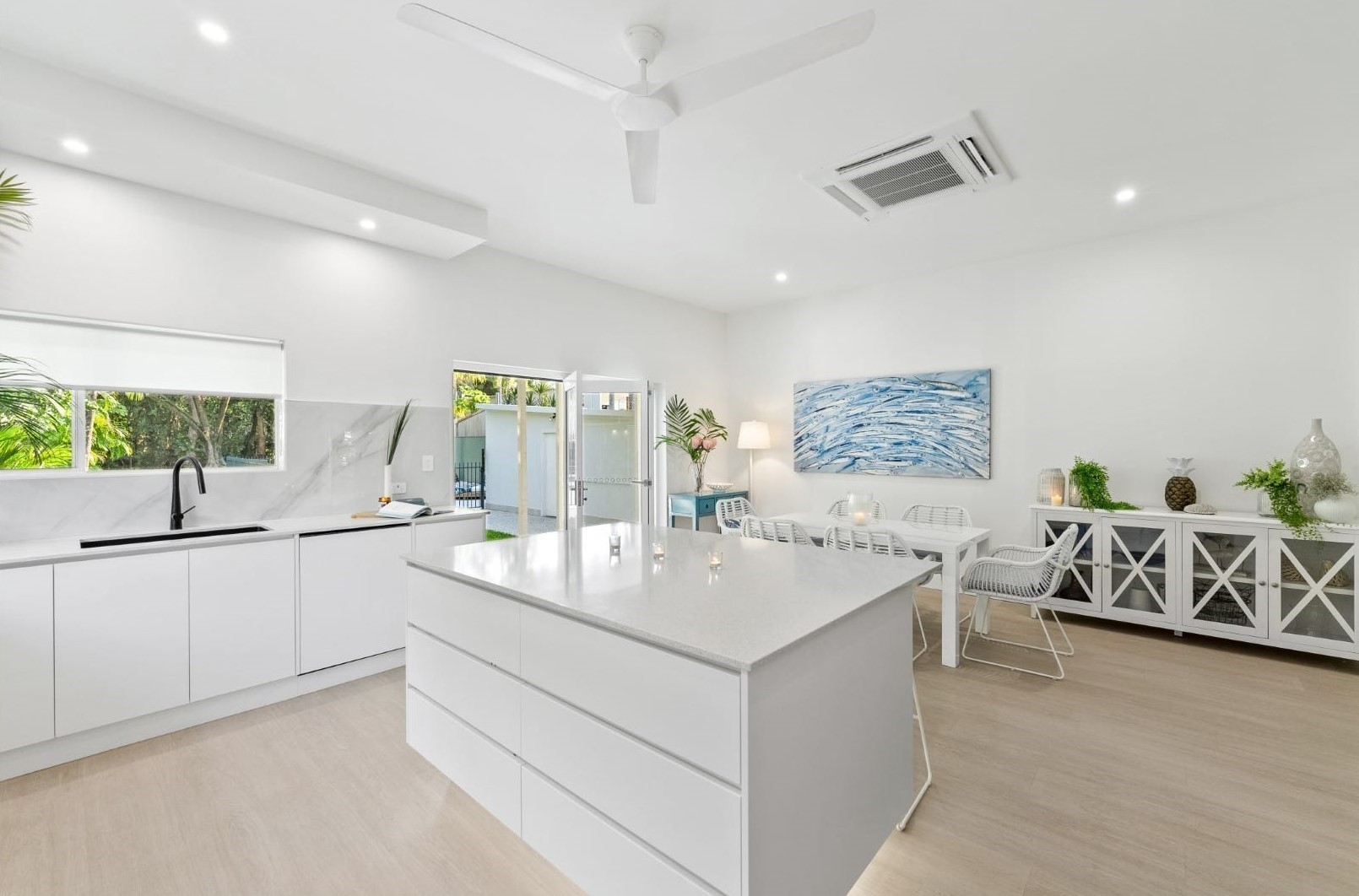 43 Arlington Esplanade, Clifton Beach, QLD 4879 AUS