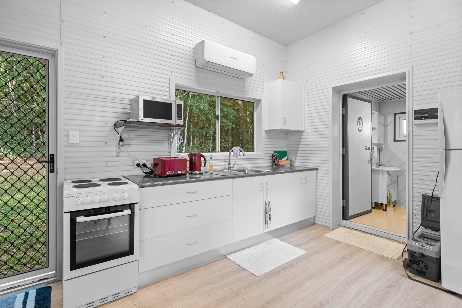 90 Stoney Creek Road, Speewah, QLD 4881 AUS