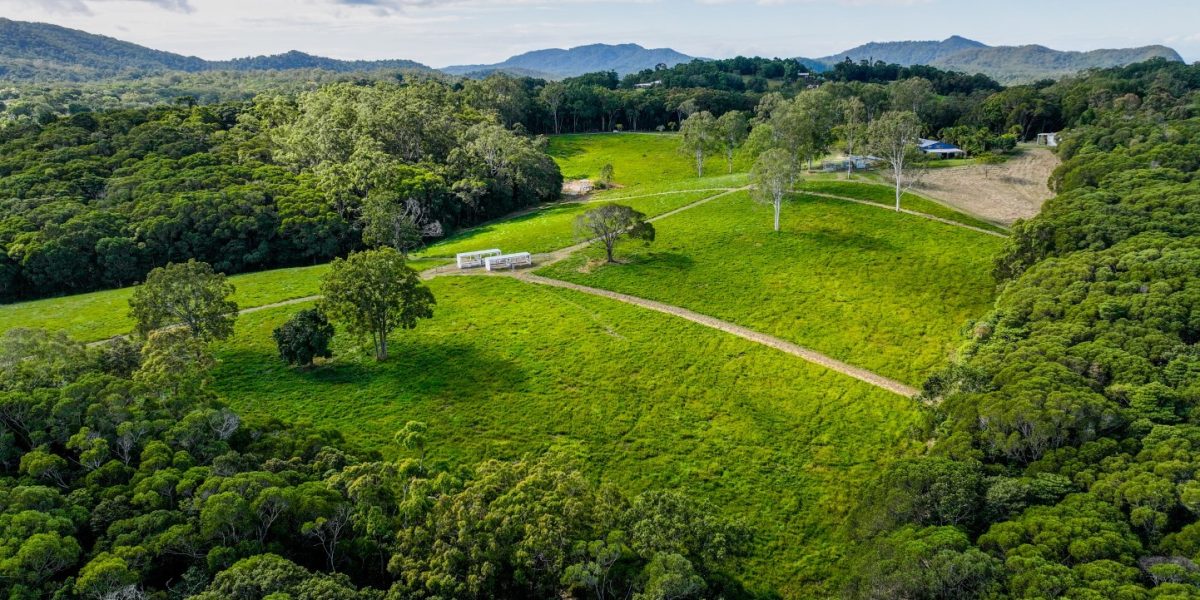 90 Stoney Creek Road, Speewah, QLD 4881 AUS